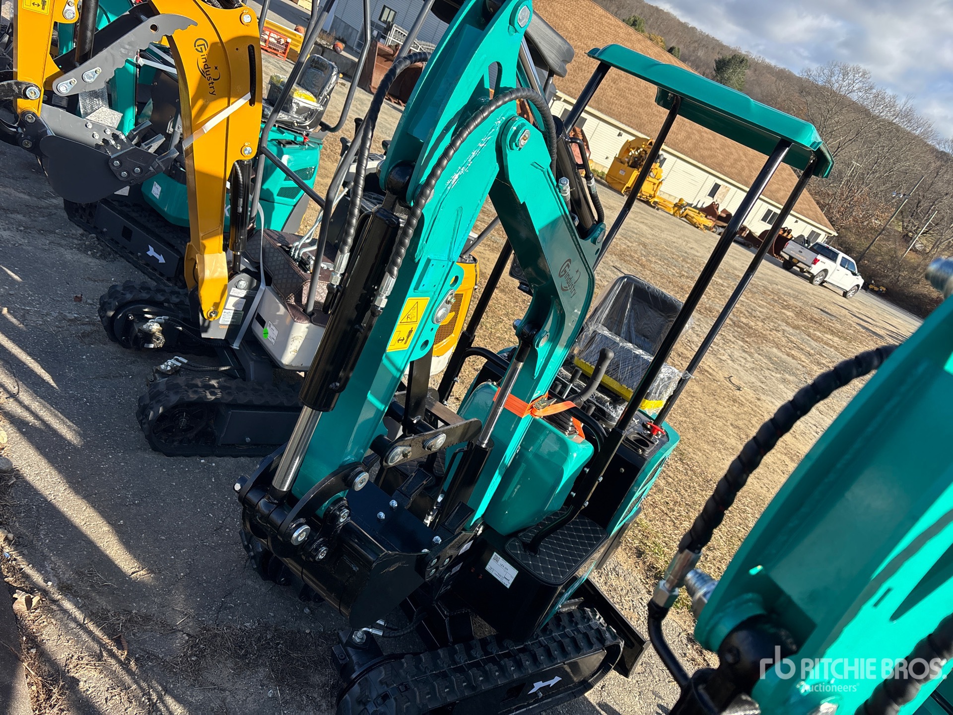 General Appearance with Picture, Left Front Corner