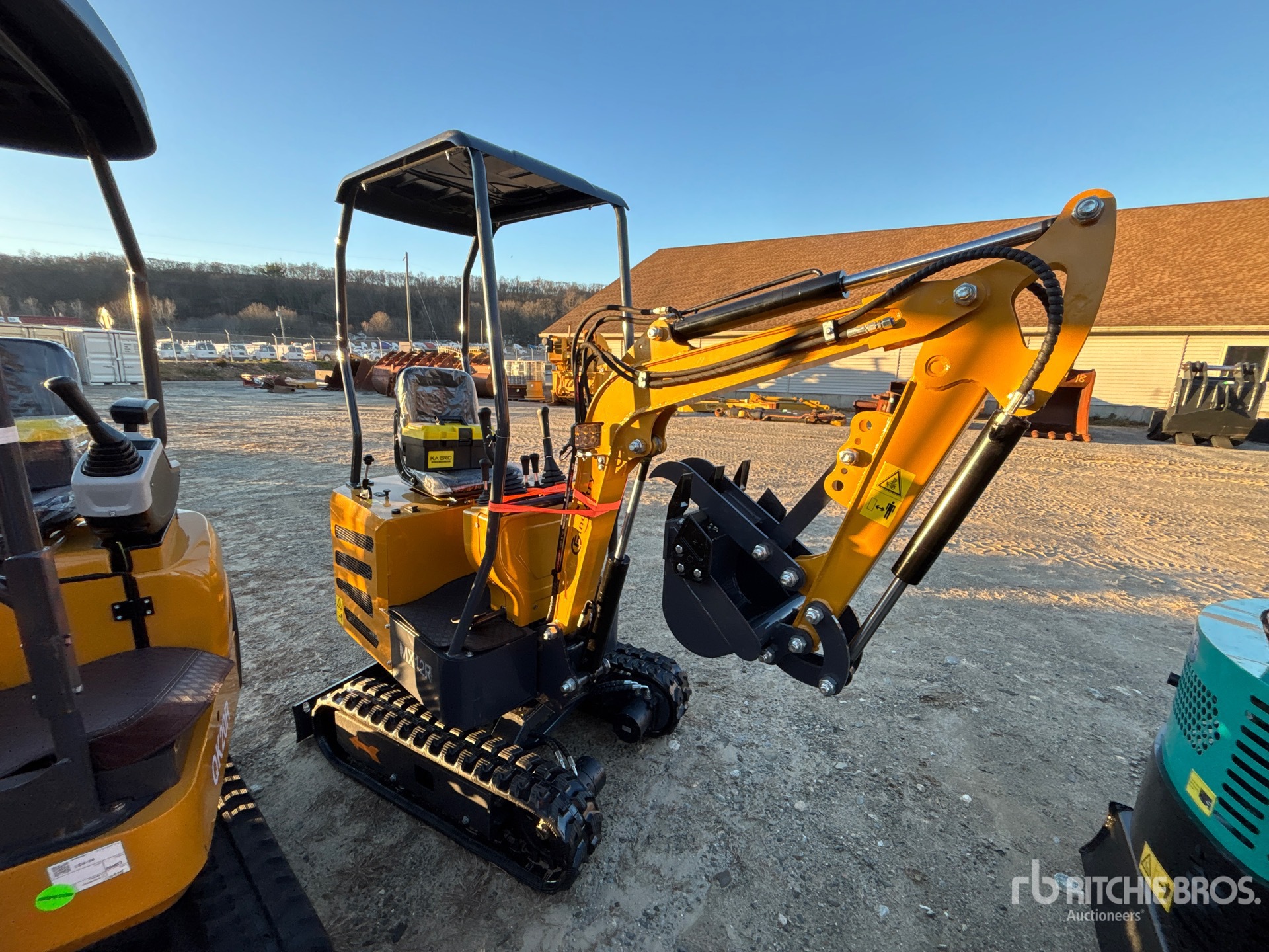 General Appearance with Picture, Right Front Corner