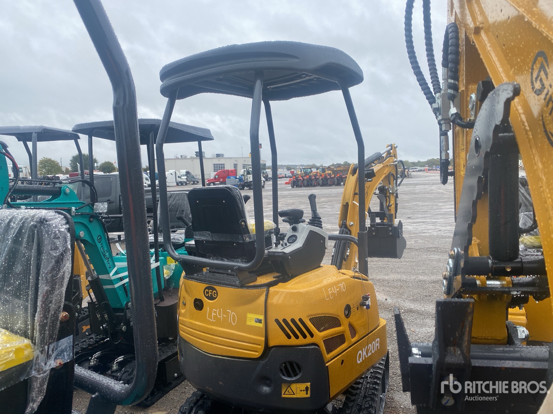 General Appearance with Picture, Right Rear Corner