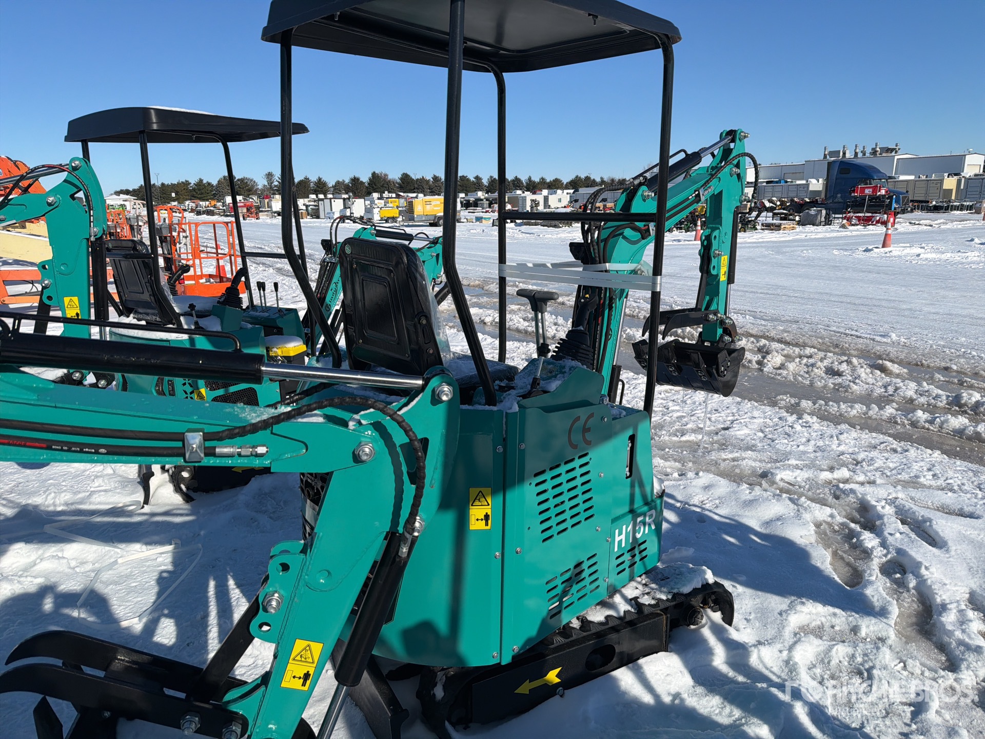 General Appearance with Picture, Right Rear Corner