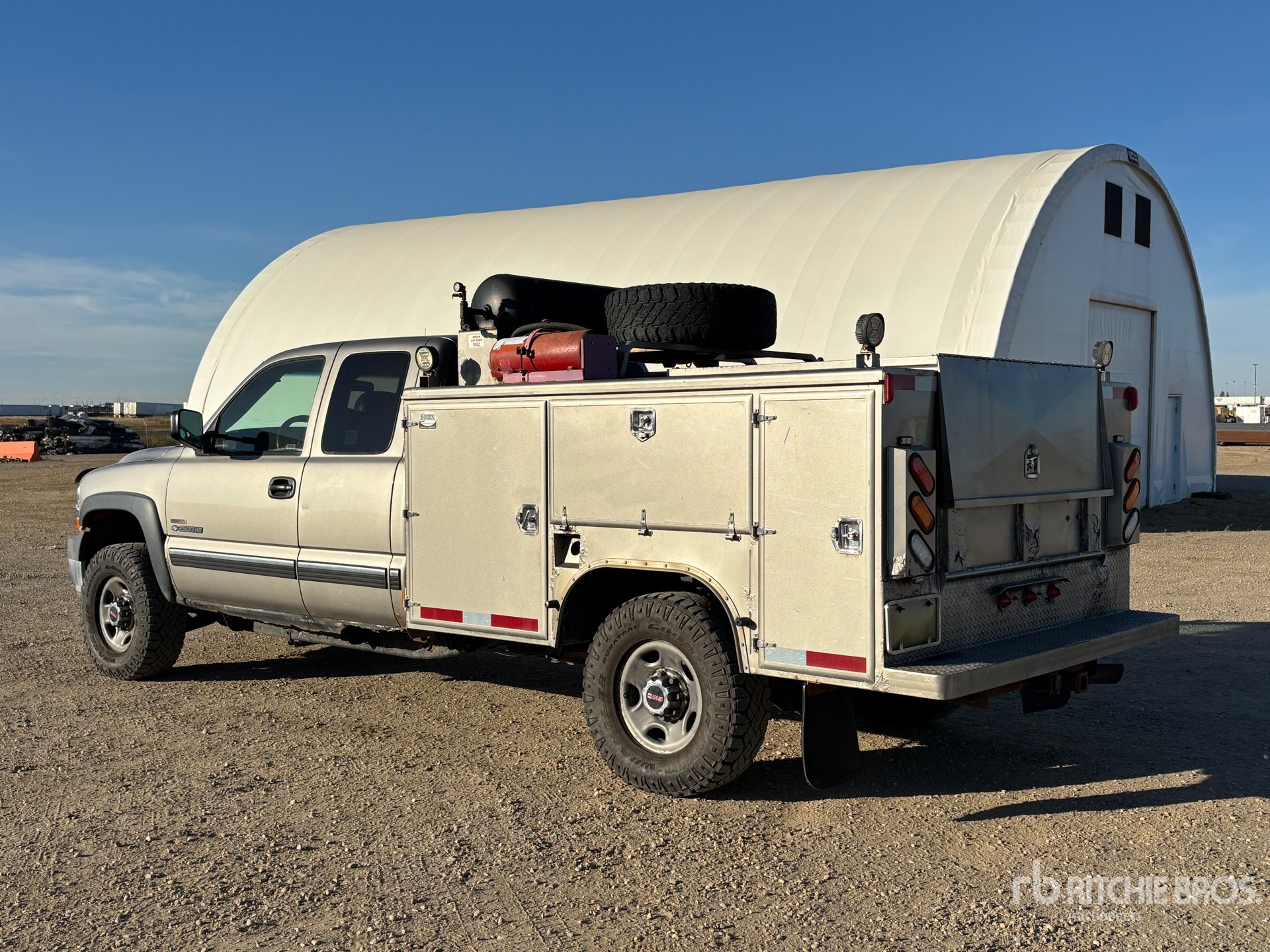General Appearance with Picture, Left Rear Corner