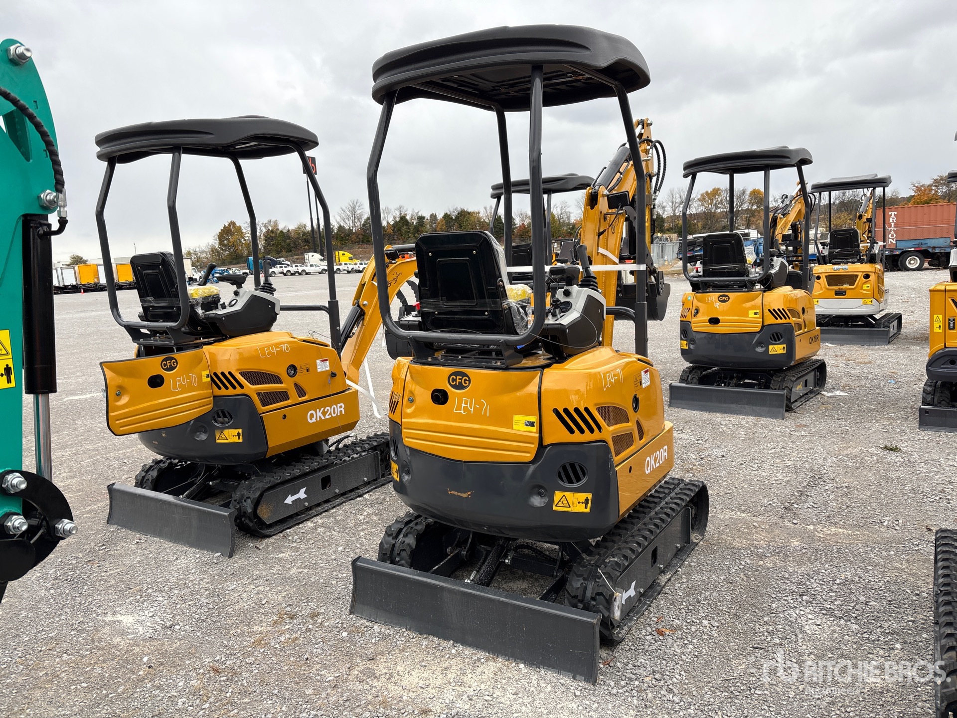 General Appearance with Picture, Right Rear Corner