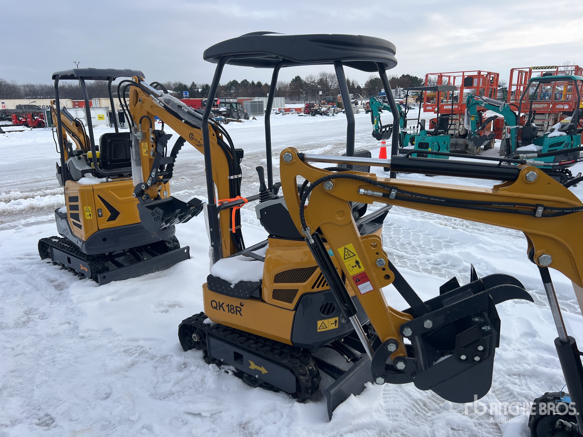 General Appearance with Picture, Left Rear Corner