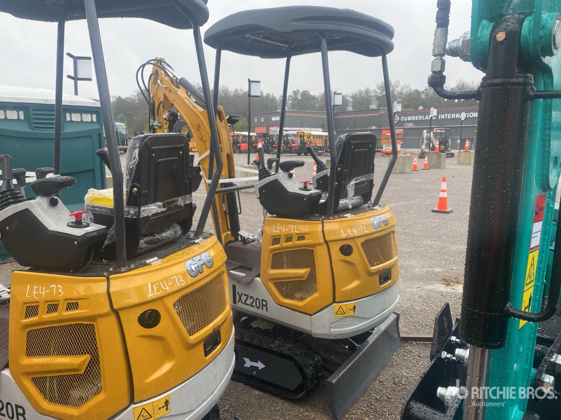 General Appearance with Picture, Left Rear Corner