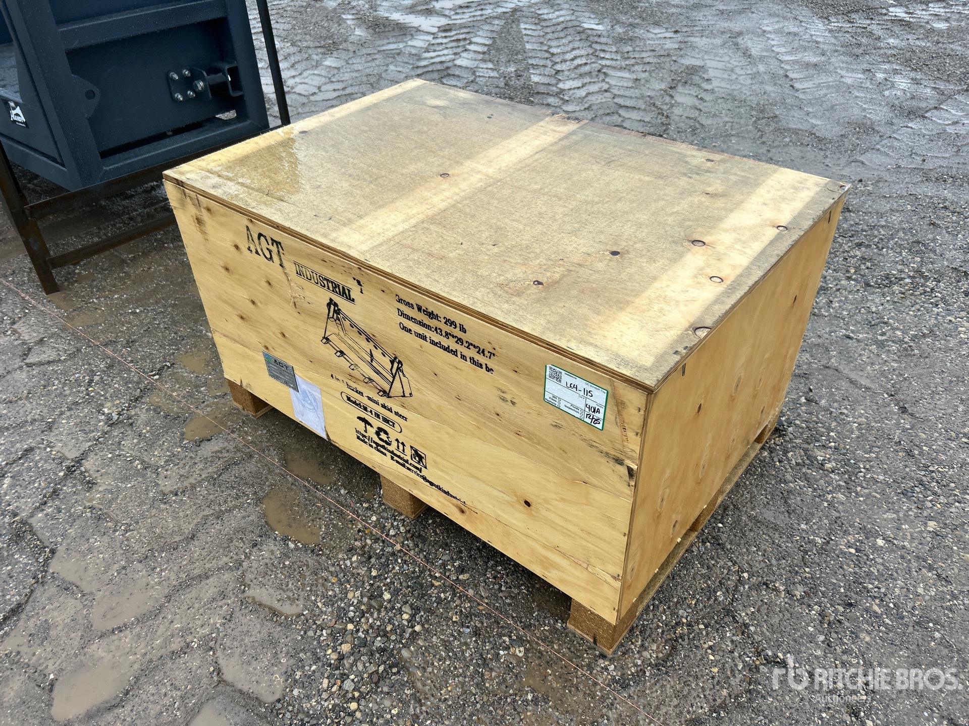 General Appearance with Picture, Left Front Corner