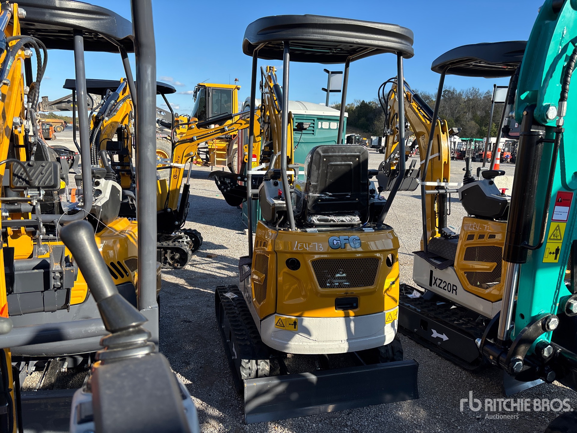 General Appearance with Picture, Left Rear Corner