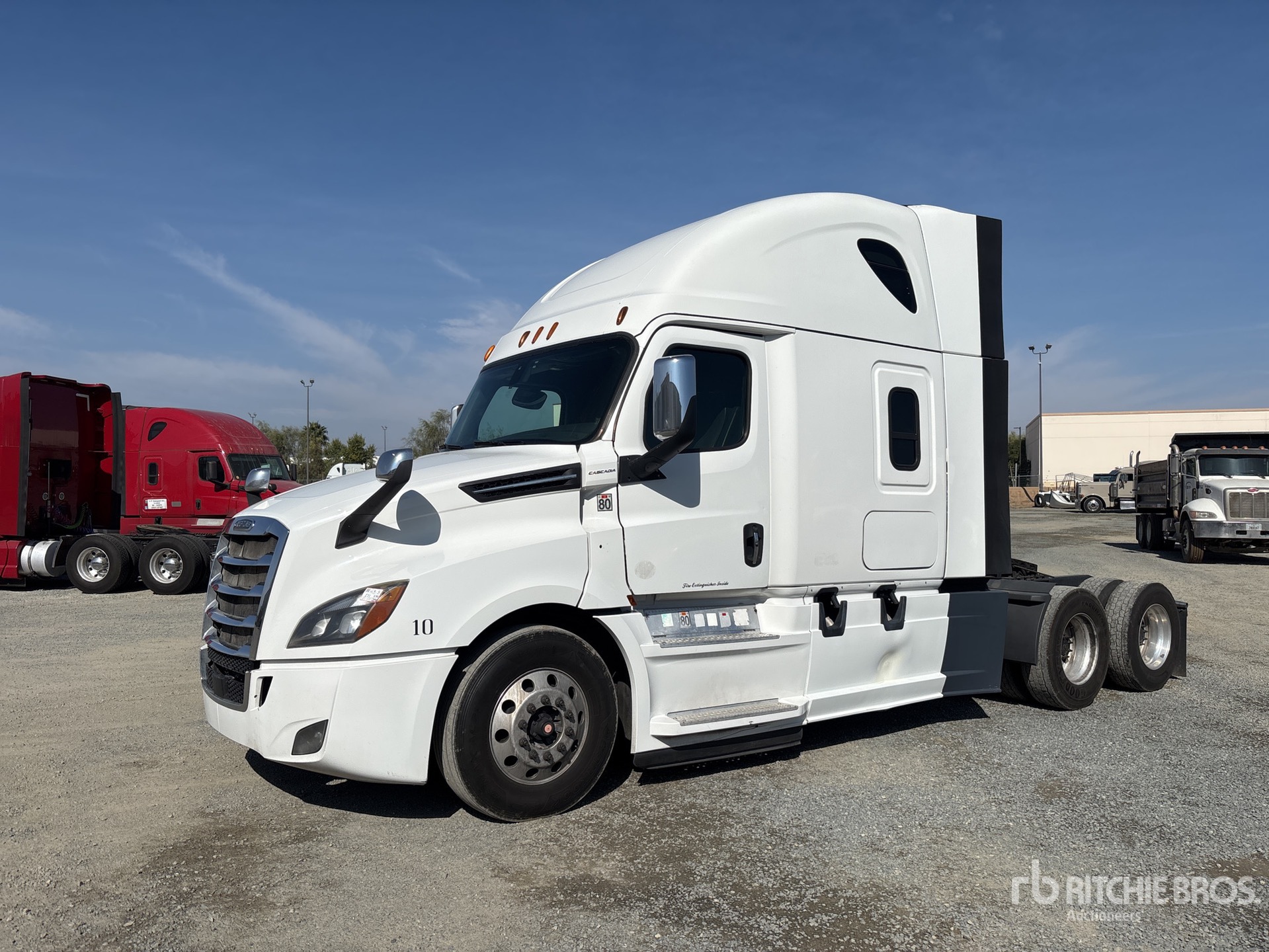 General Appearance with Foto, angolo anteriore sinistro