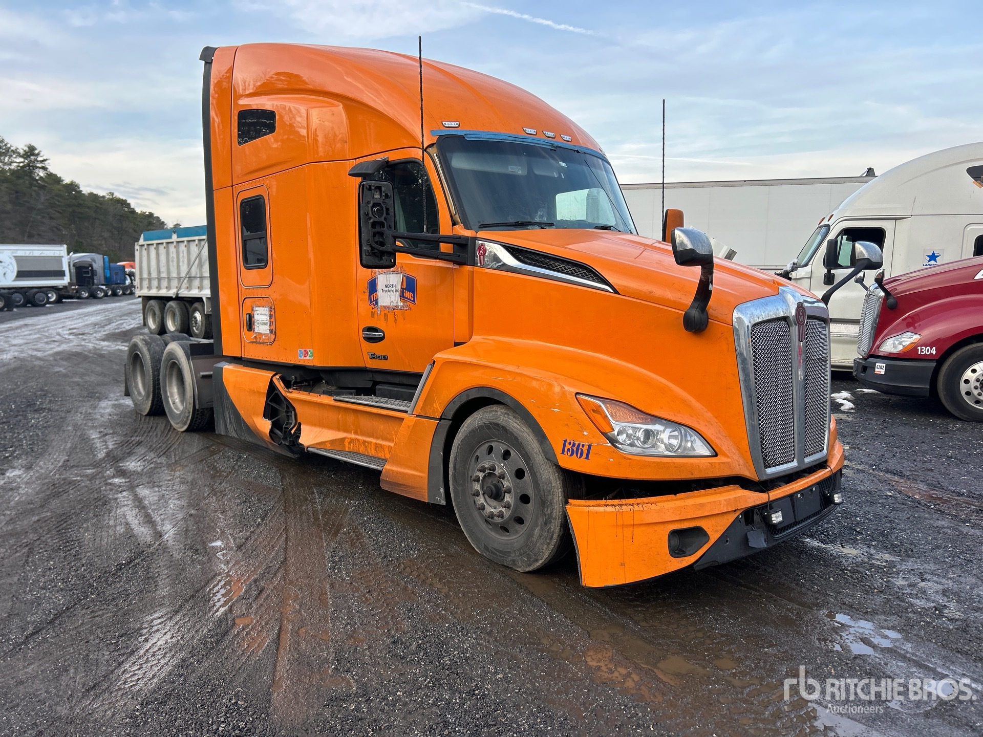 General Appearance with Picture, Right Front Corner