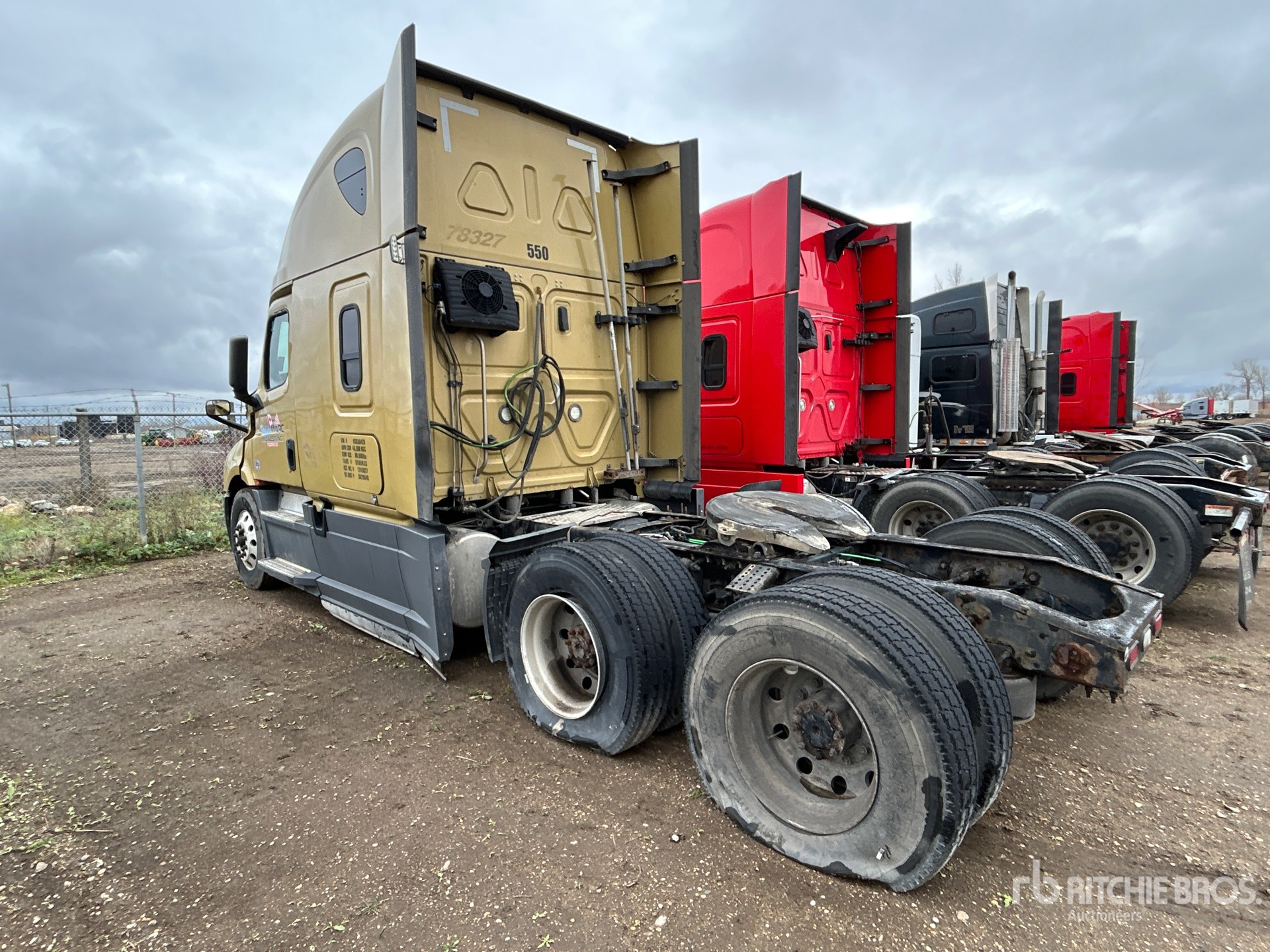 General Appearance with Bild, Ecke hinten links