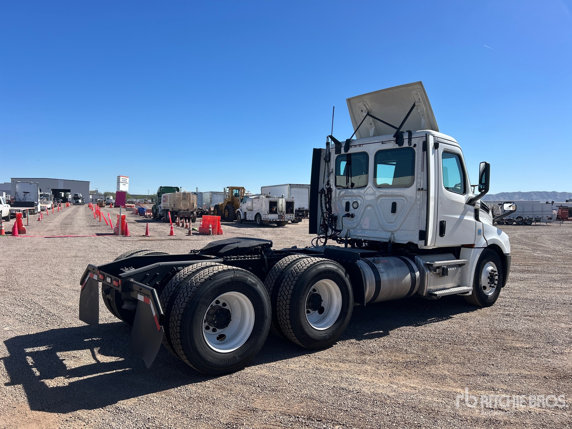 General Appearance with Image, coin arrière droit