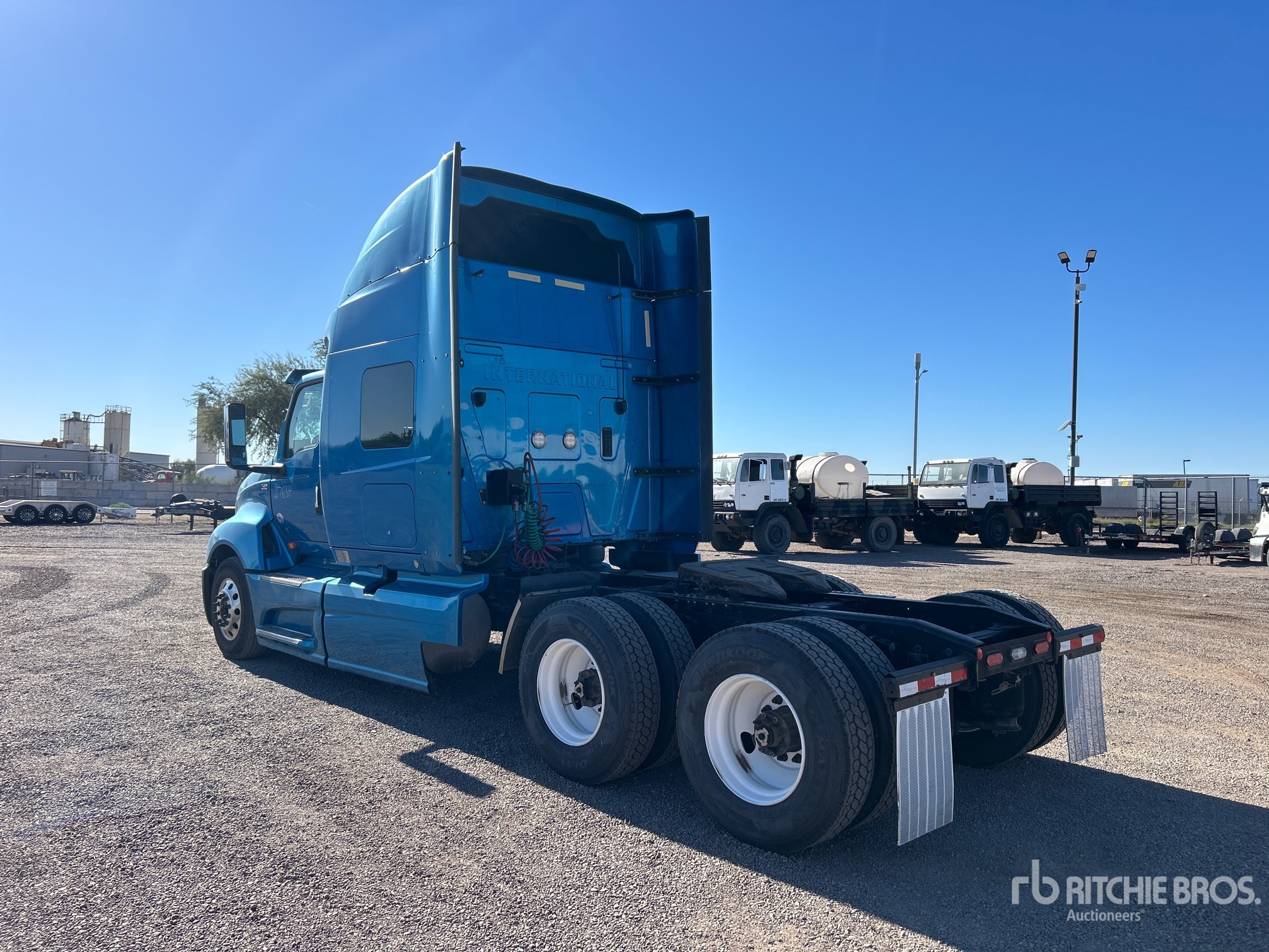 General Appearance with Bild, Ecke hinten links