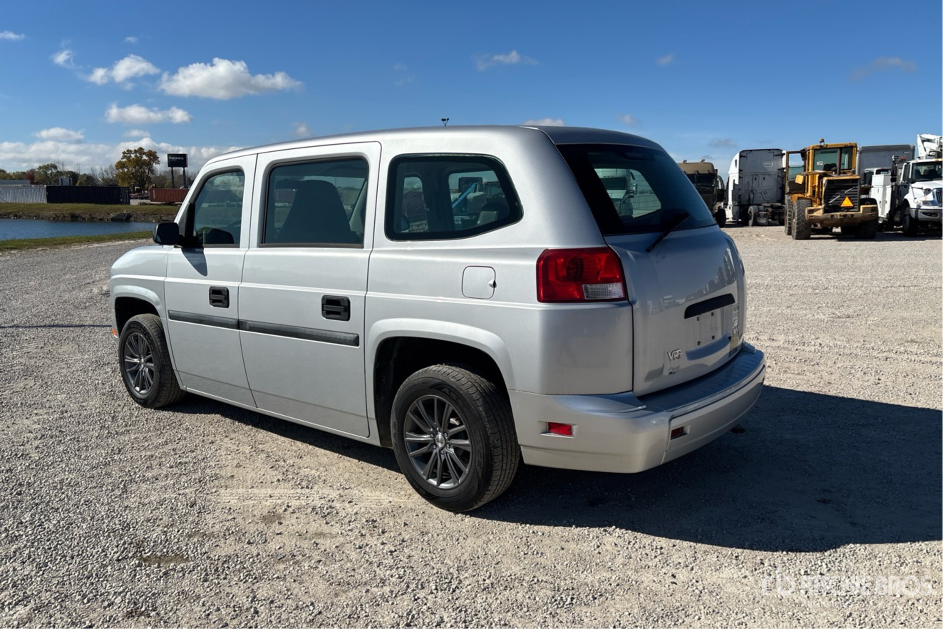 General Appearance with Imagen: esquina trasera izquierda