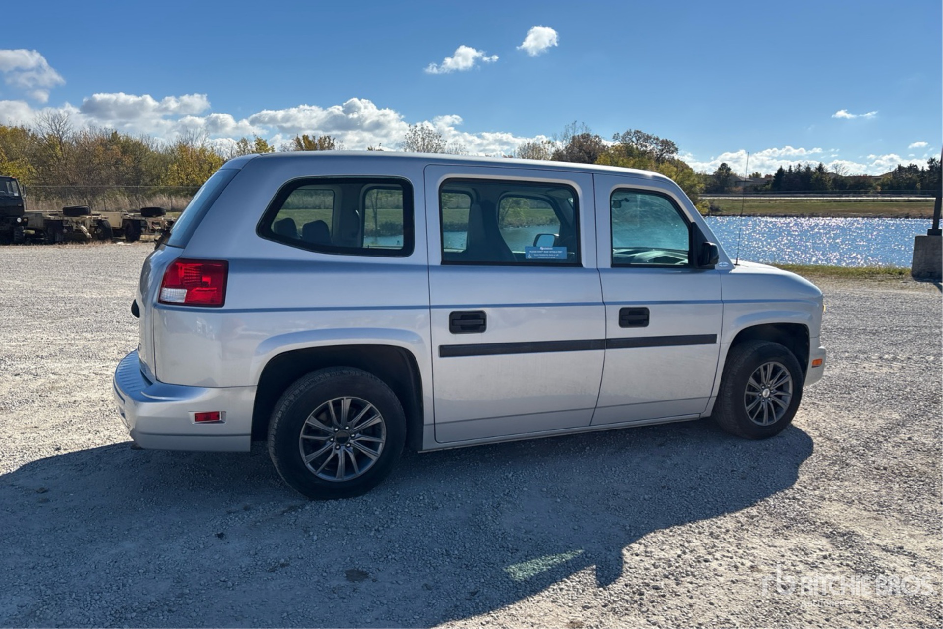 General Appearance with Imagen: esquina trasera derecha