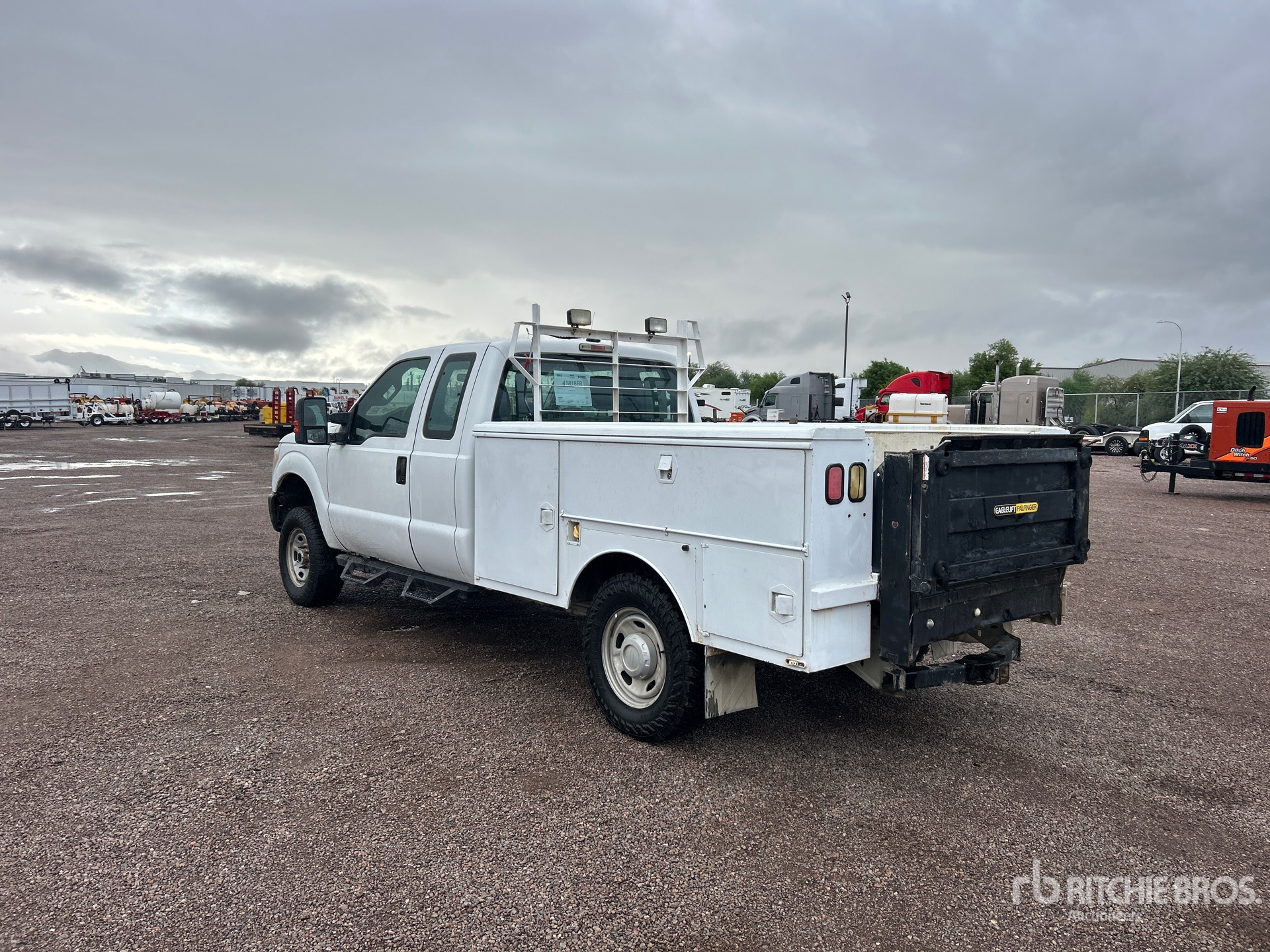 General Appearance with Picture, Left Rear Corner