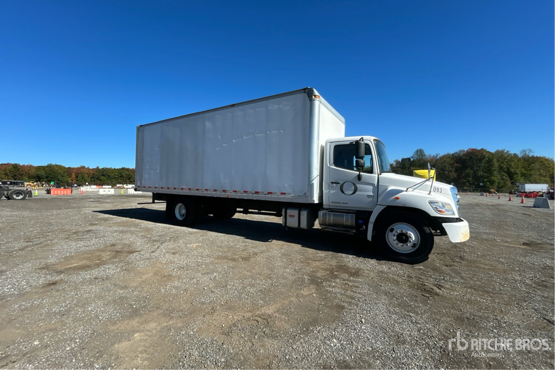 General Appearance with Bild, Ecke vorne rechts