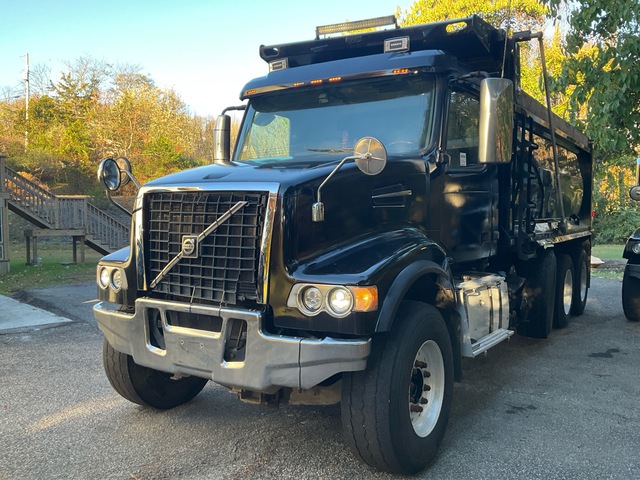 2019 Volvo VHD 8x4 Tri/A Dump Truck
