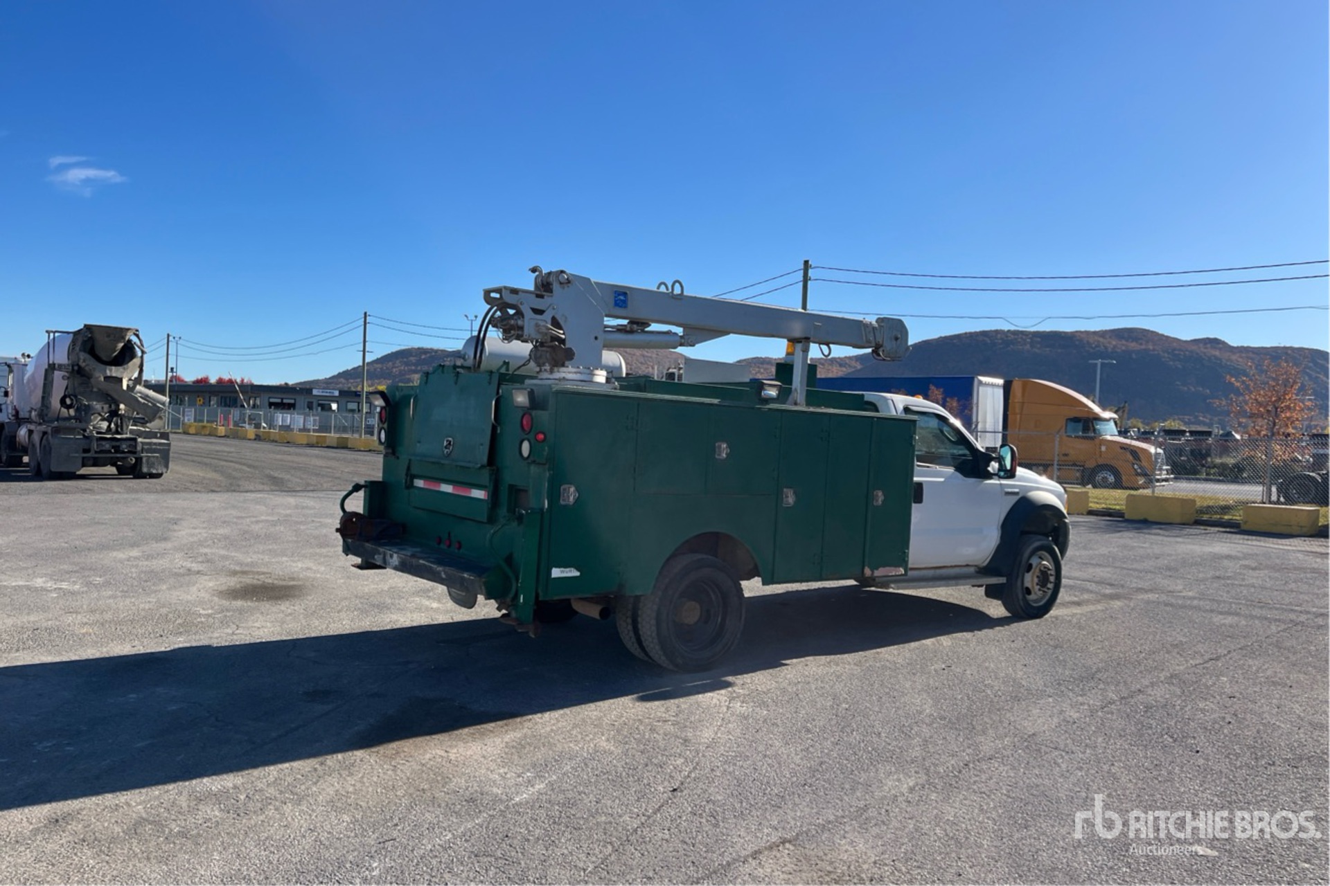 General Appearance with Picture, Right Rear Corner