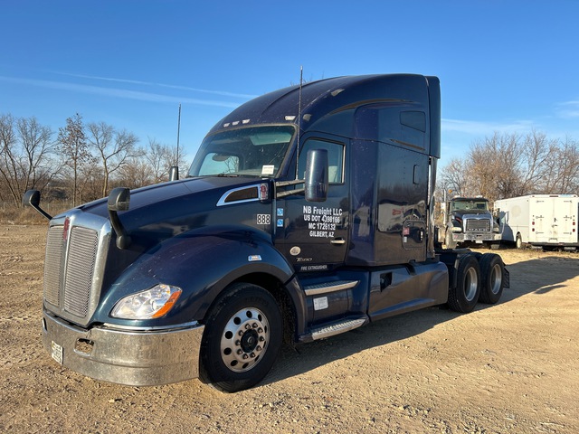 2018 Kenworth T680 6x4 T/A Sleeper Truck Tractor 2018 Kenworth T680 6x4 T/A Sleeper Truck Tractor