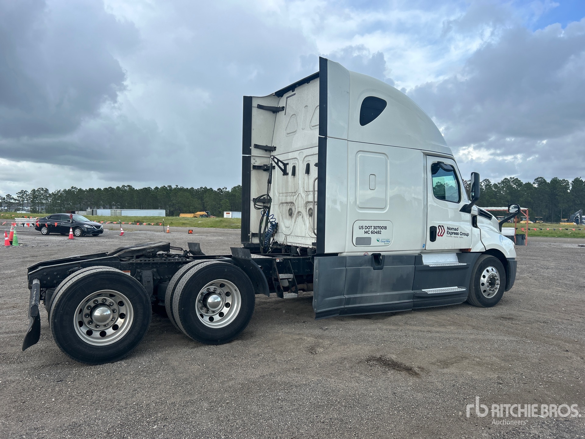 General Appearance with Picture, Right Rear Corner