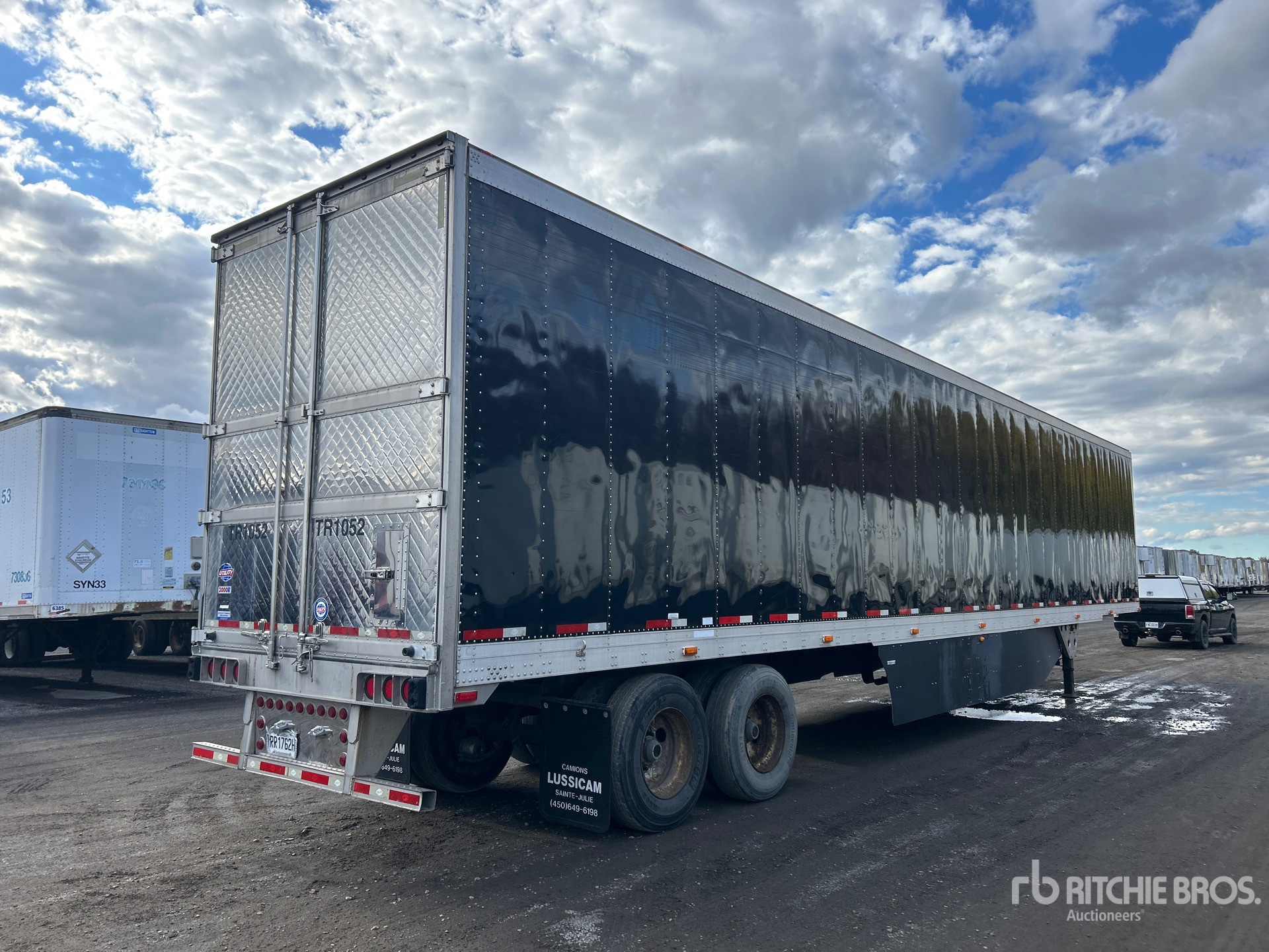 General Appearance with Bild, Ecke hinten rechts