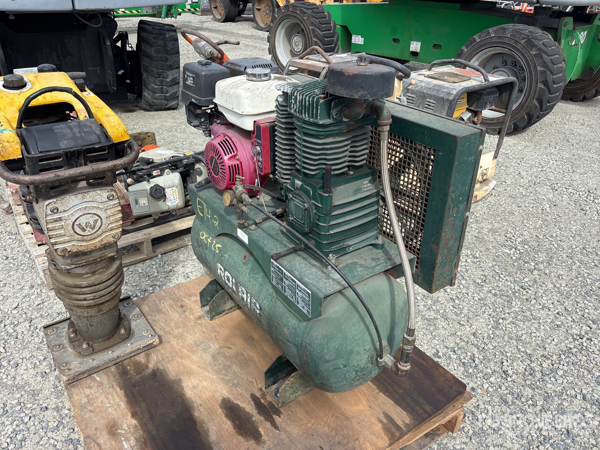 General Appearance with Picture, Right Front Corner