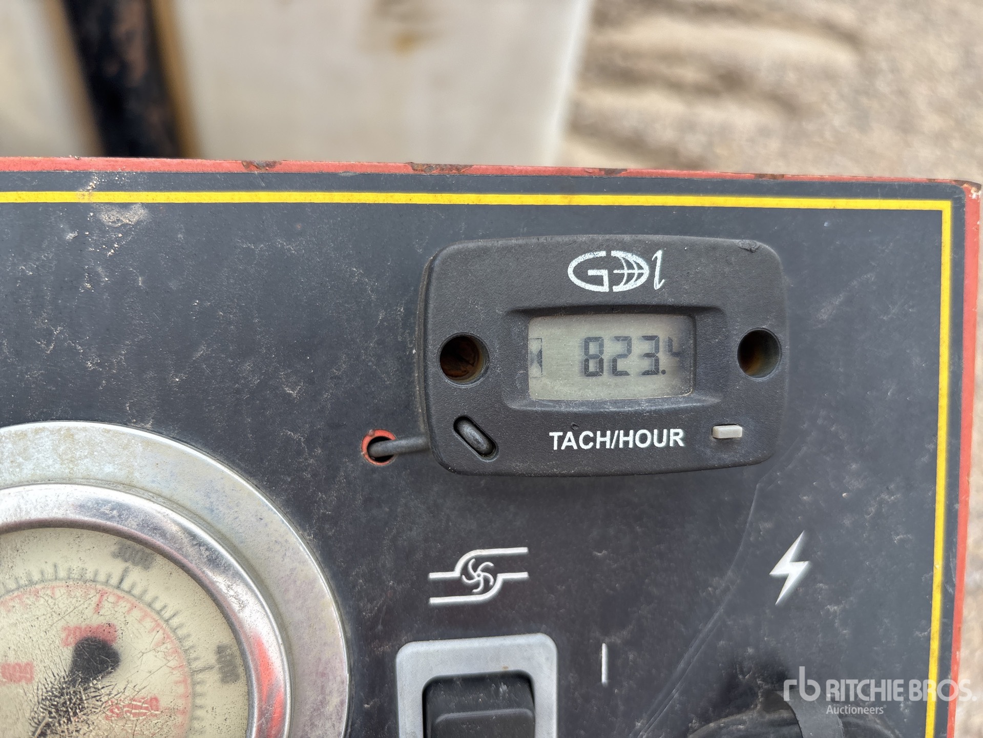 General Appearance with Hour Meter / Odometer