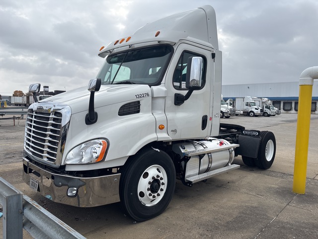 2014 Freightliner Cascadia 113 4x2 S/A Day Cab Truck Tractor (Inoperable)