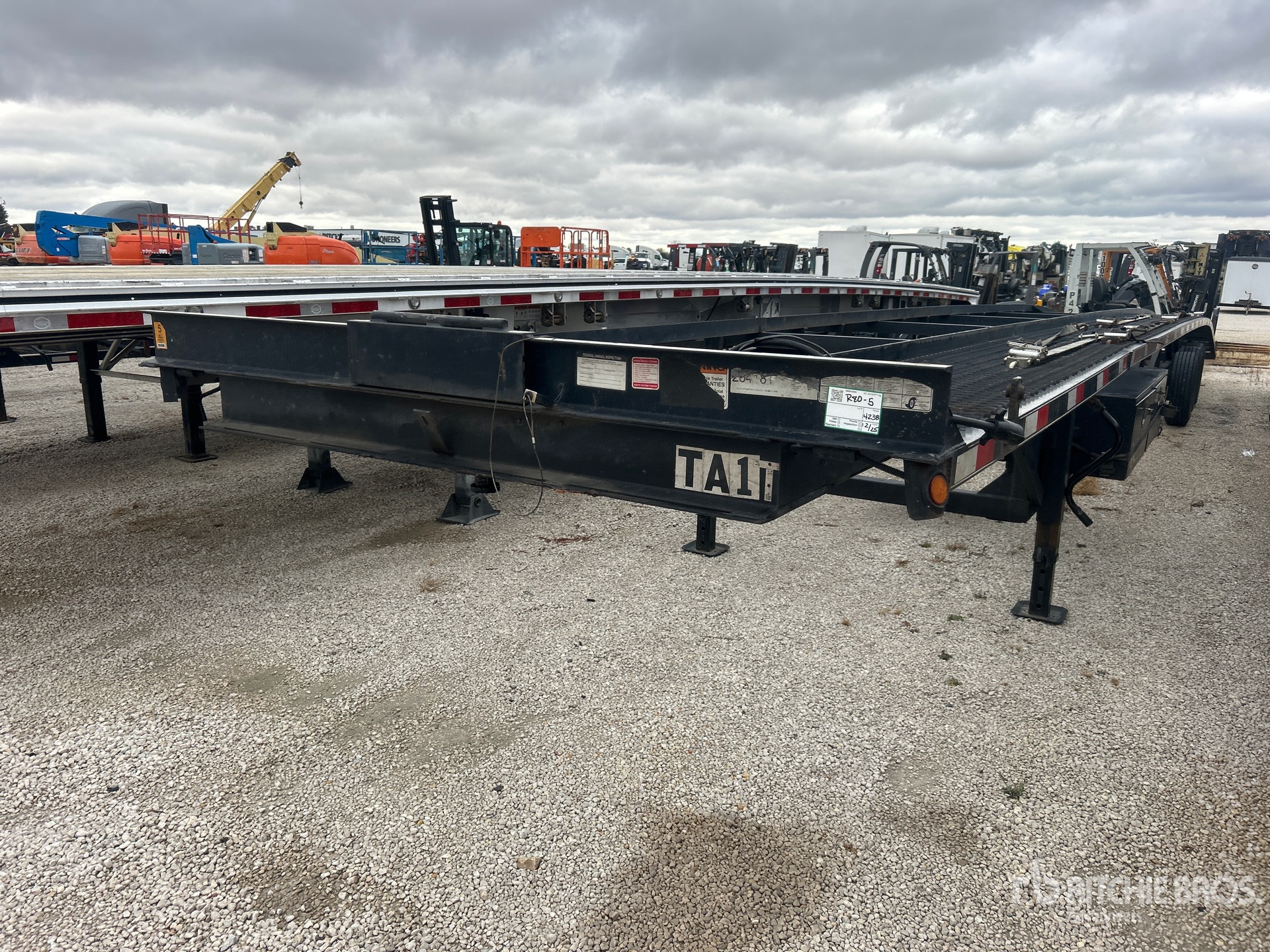 General Appearance with Bild, Ecke vorne links