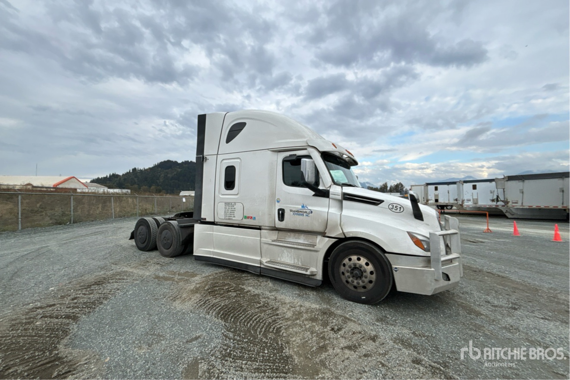 General Appearance with Imagen: esquina delantera derecha