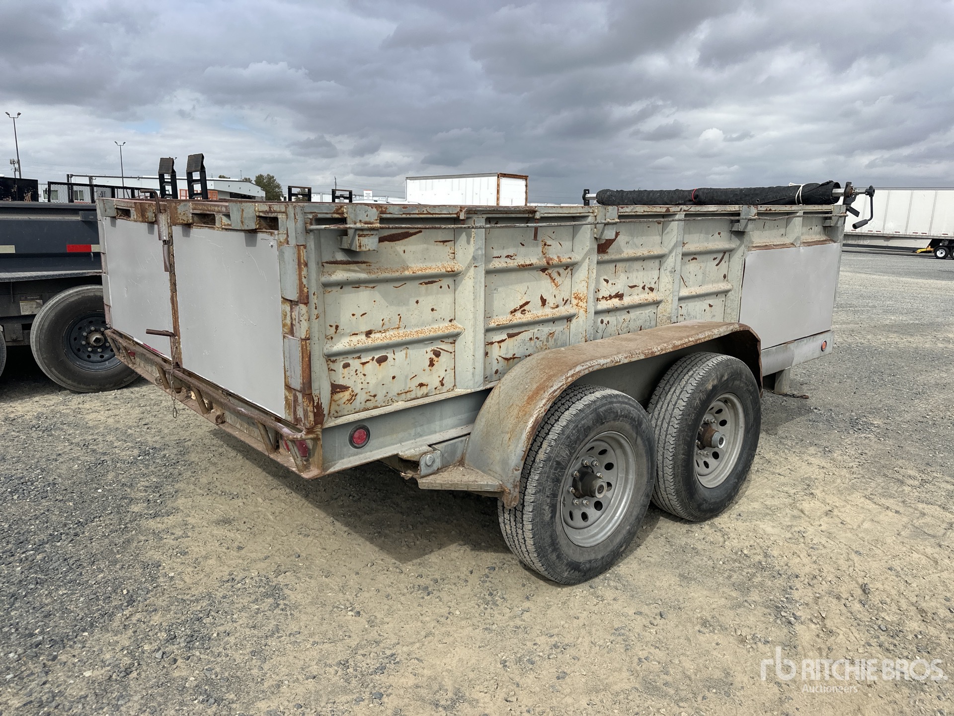 General Appearance with Picture, Right Rear Corner