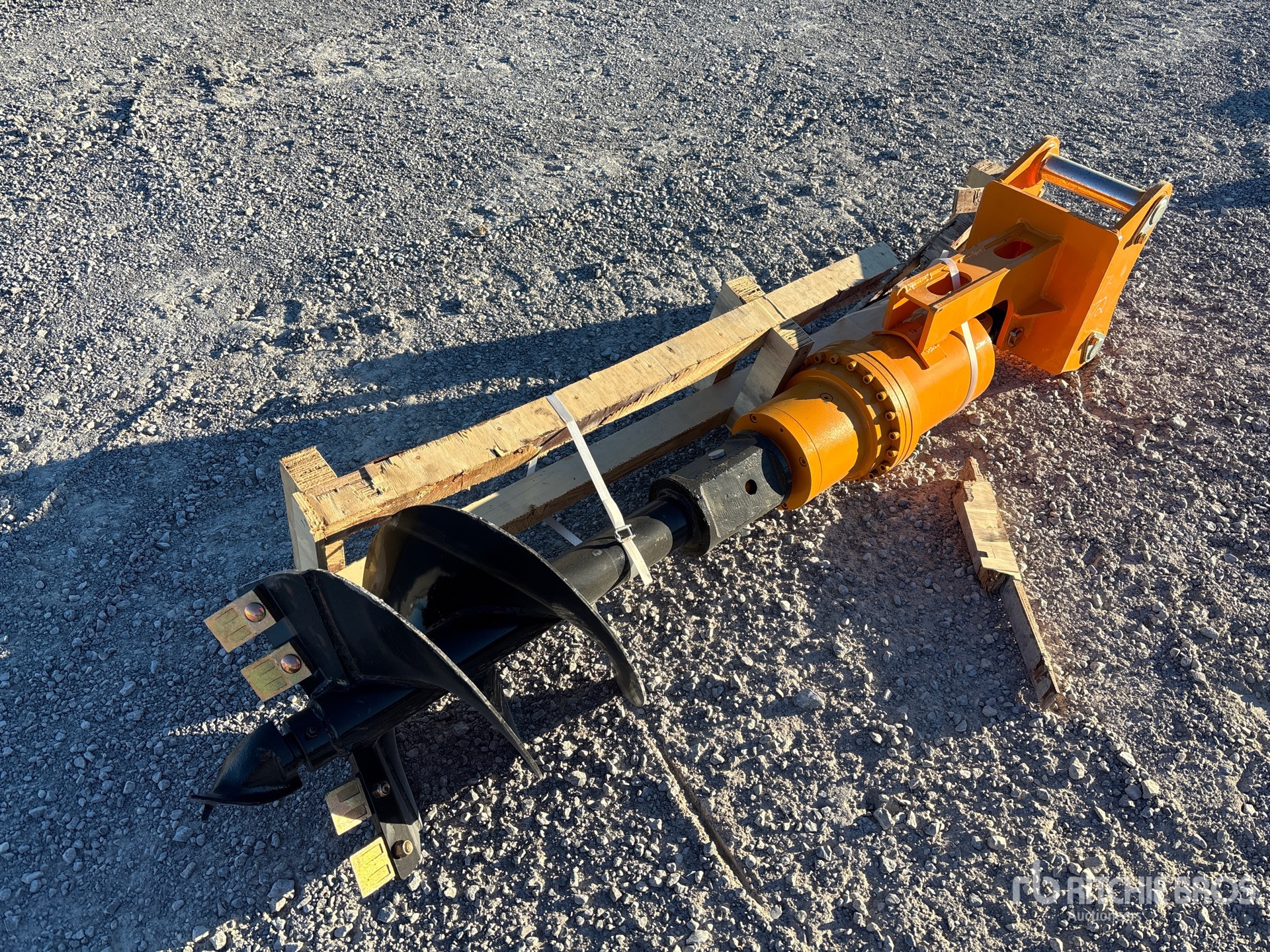 General Appearance with Bild, Ecke vorne links