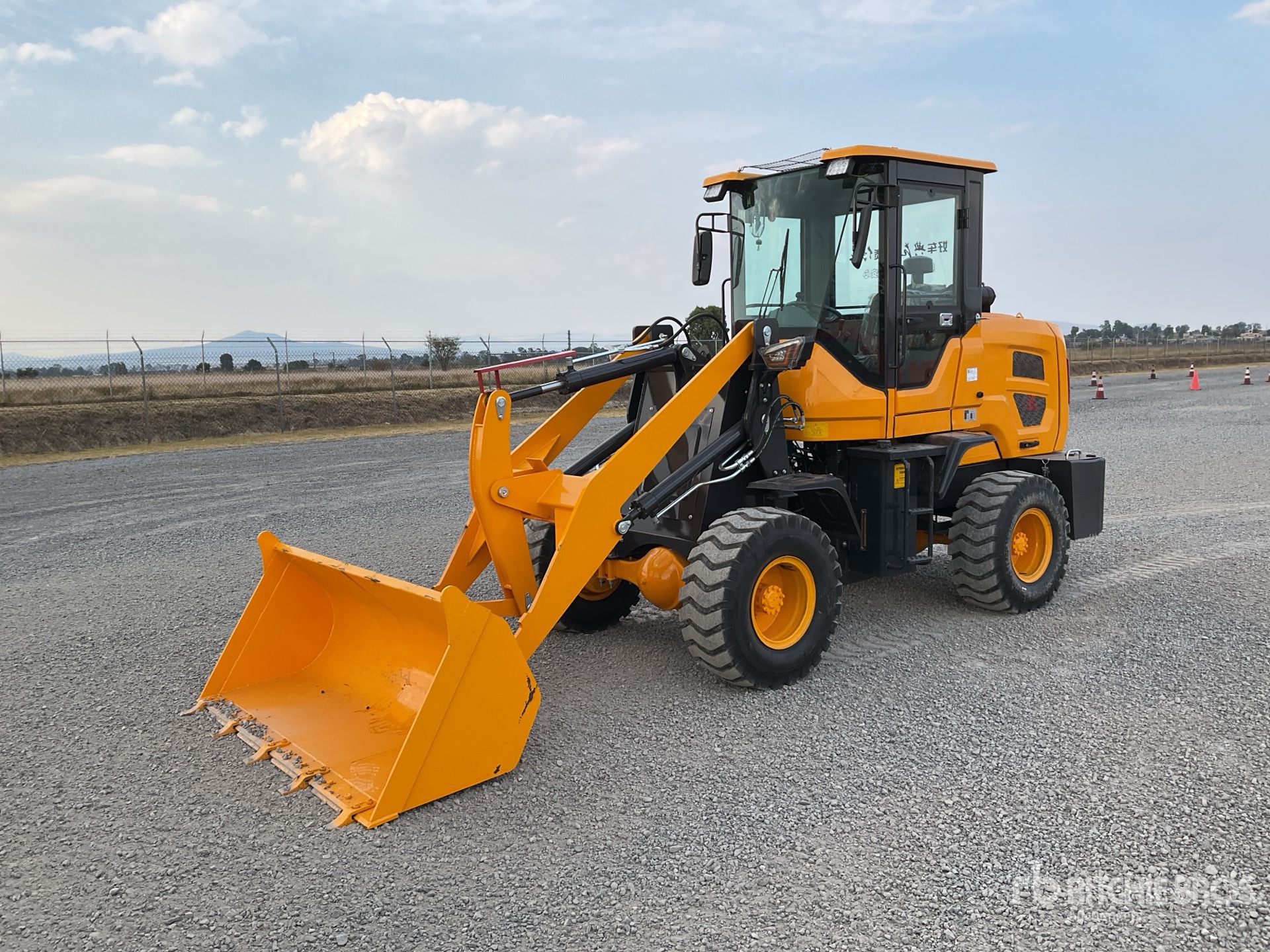 General Appearance with Image, coin avant gauche