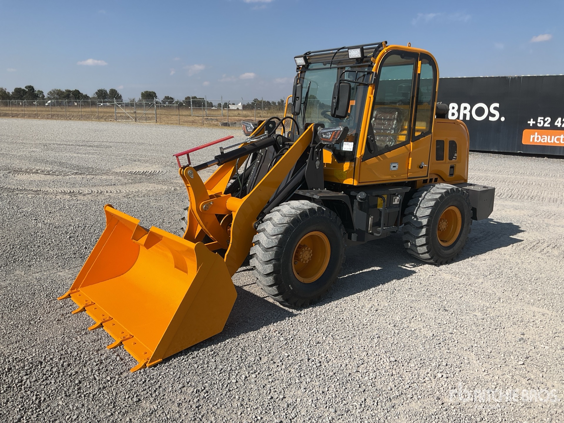 General Appearance with Featured Photo