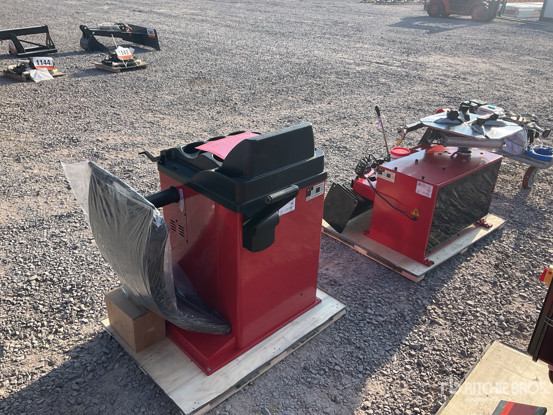 General Appearance with Picture, Left Front Corner