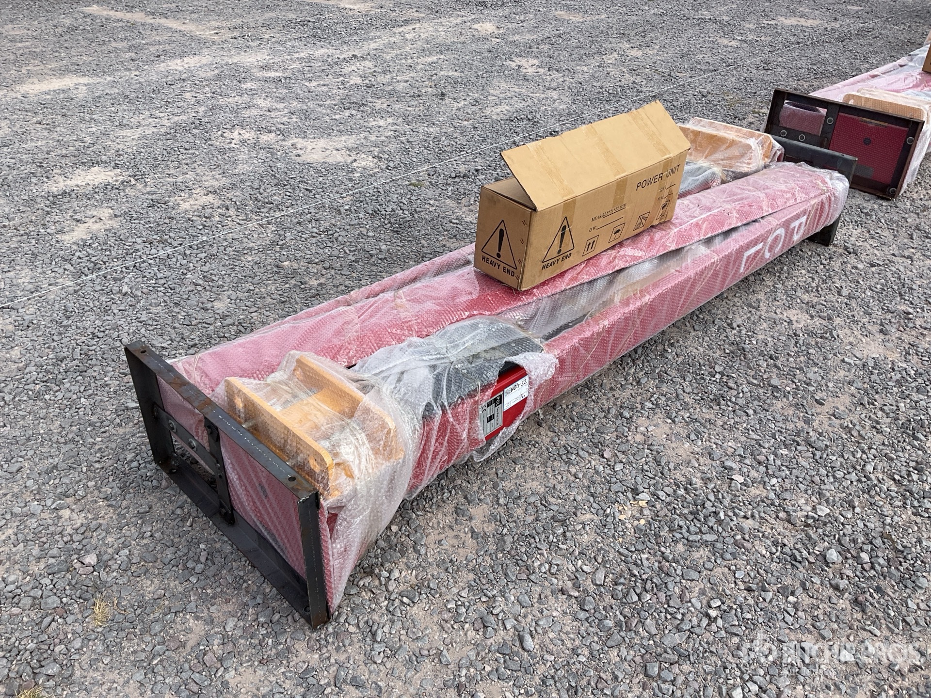 General Appearance with Bild, Ecke vorne links