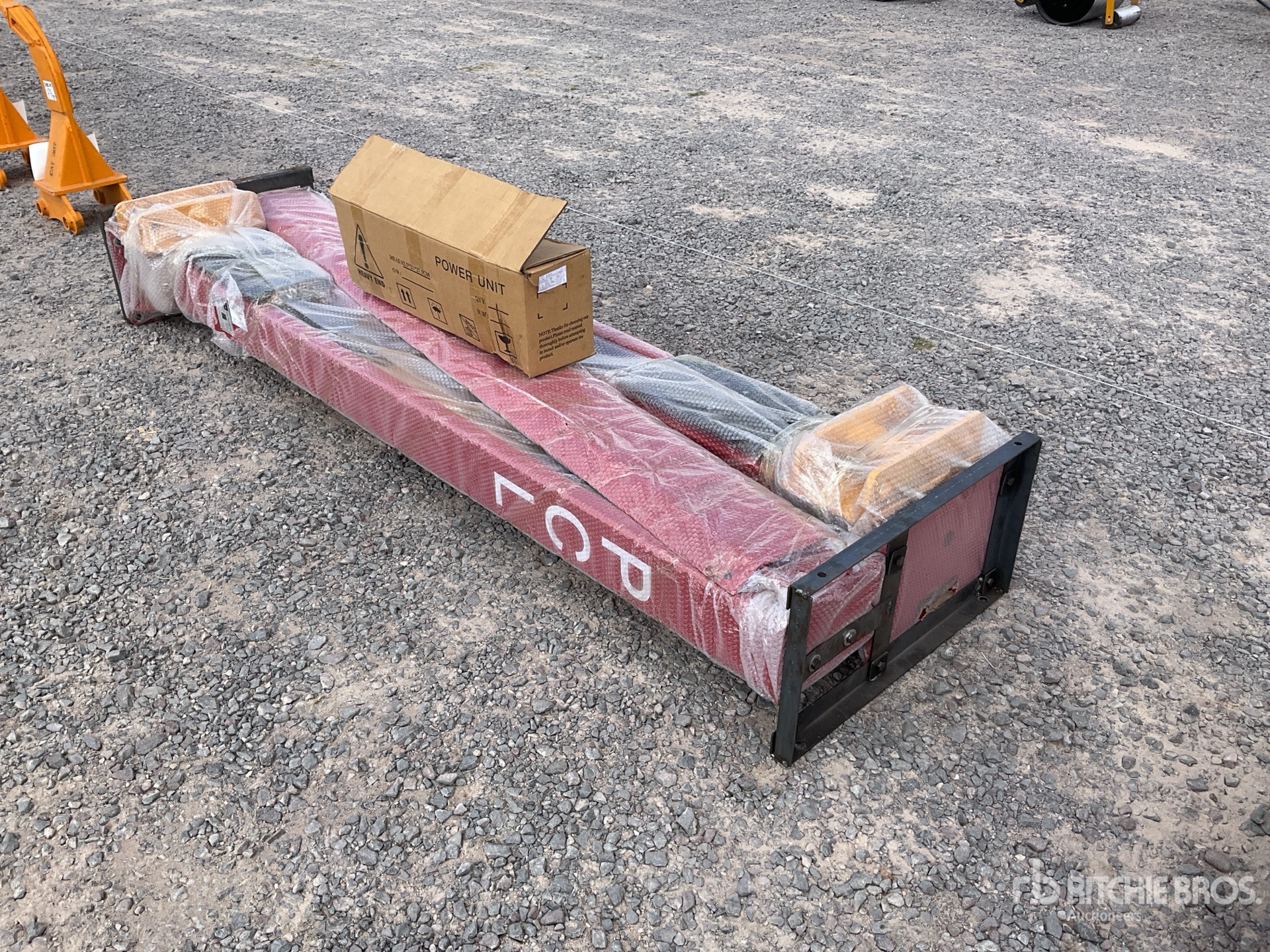 General Appearance with Bild, Ecke hinten links