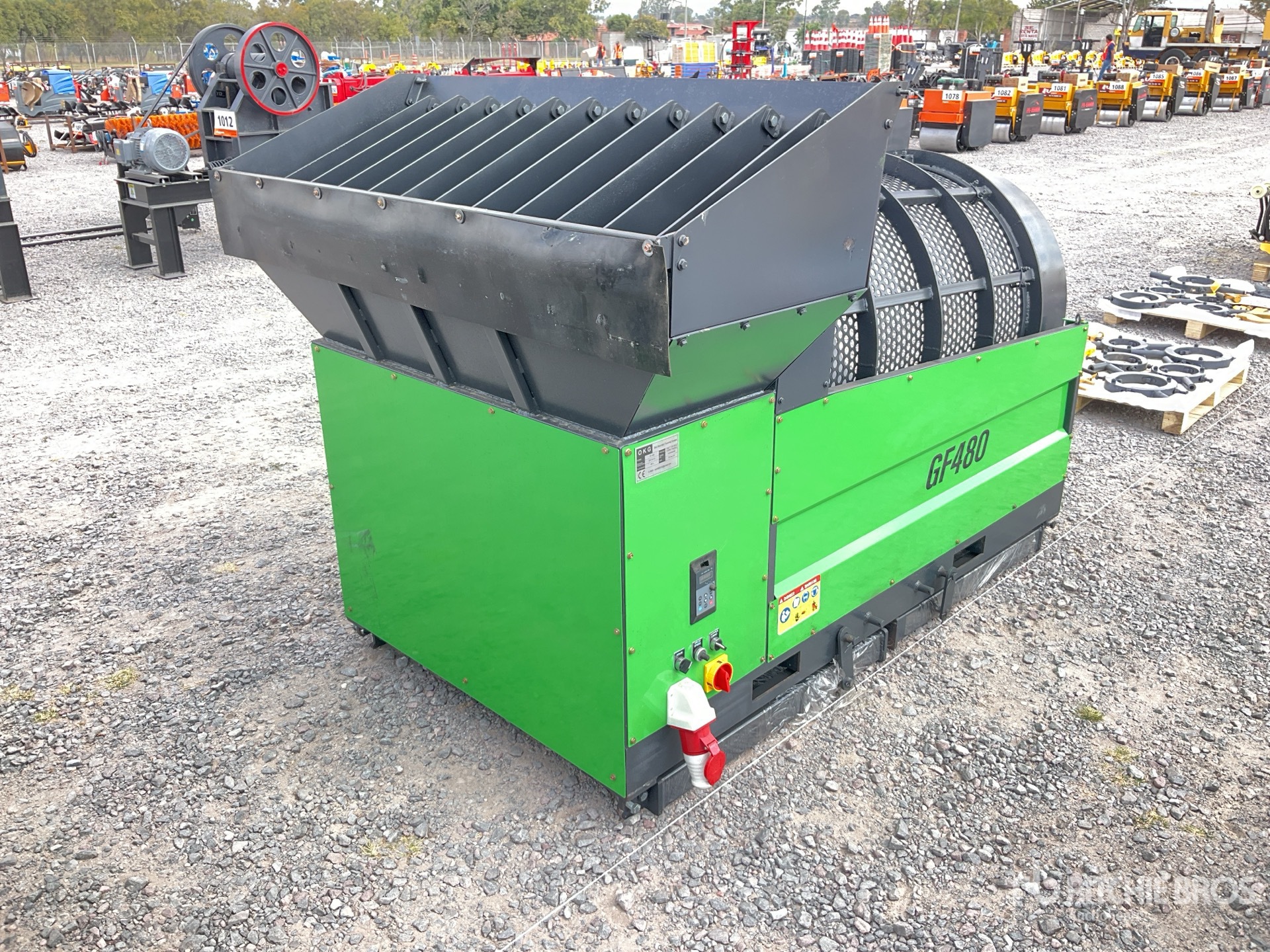 General Appearance with Featured Photo