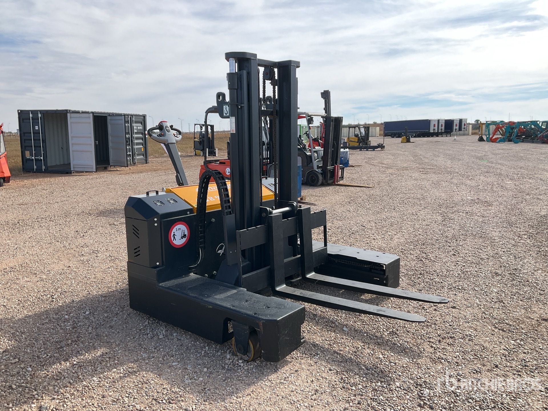 General Appearance with Bild, Ecke vorne rechts