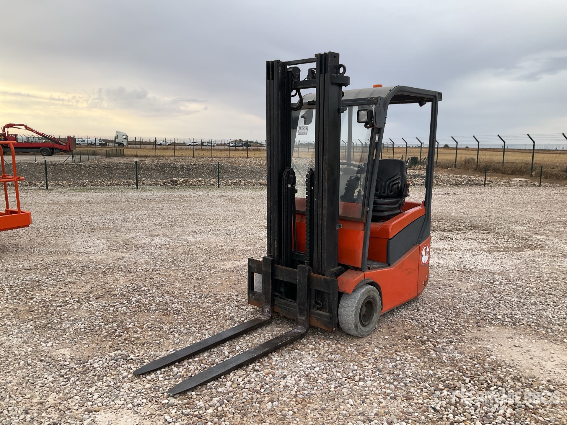 General Appearance with Picture, Left Front Corner