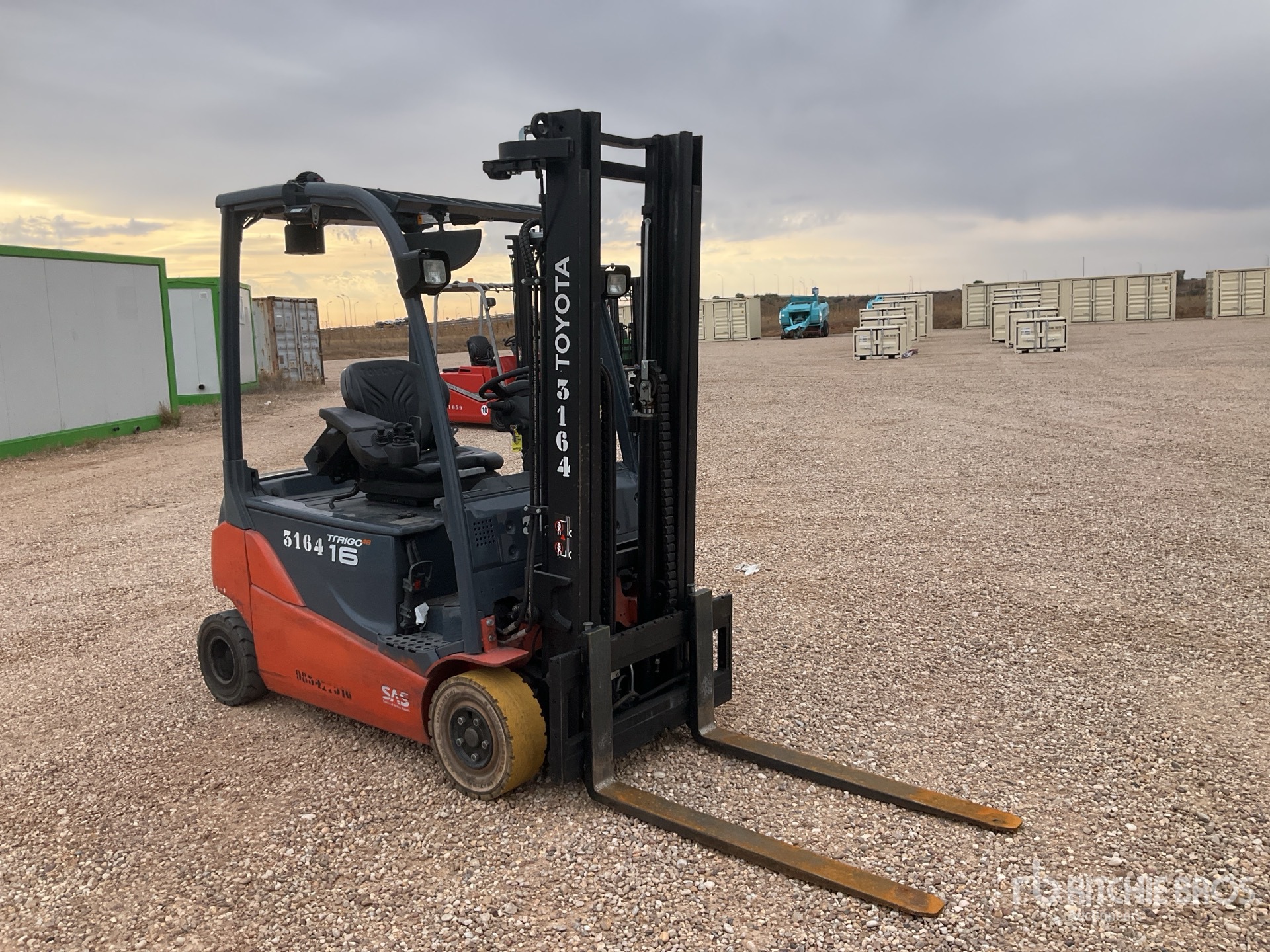 General Appearance with Picture, Right Front Corner