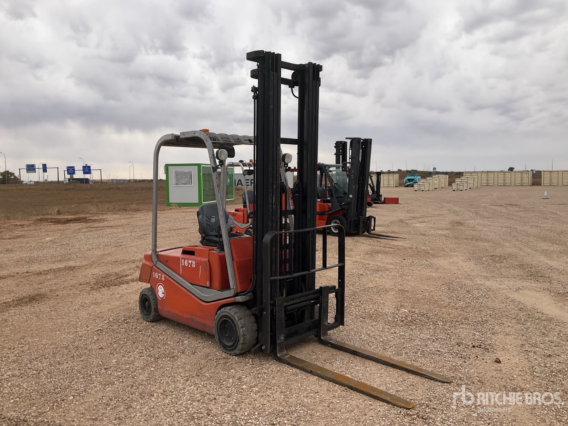 General Appearance with Picture, Right Front Corner