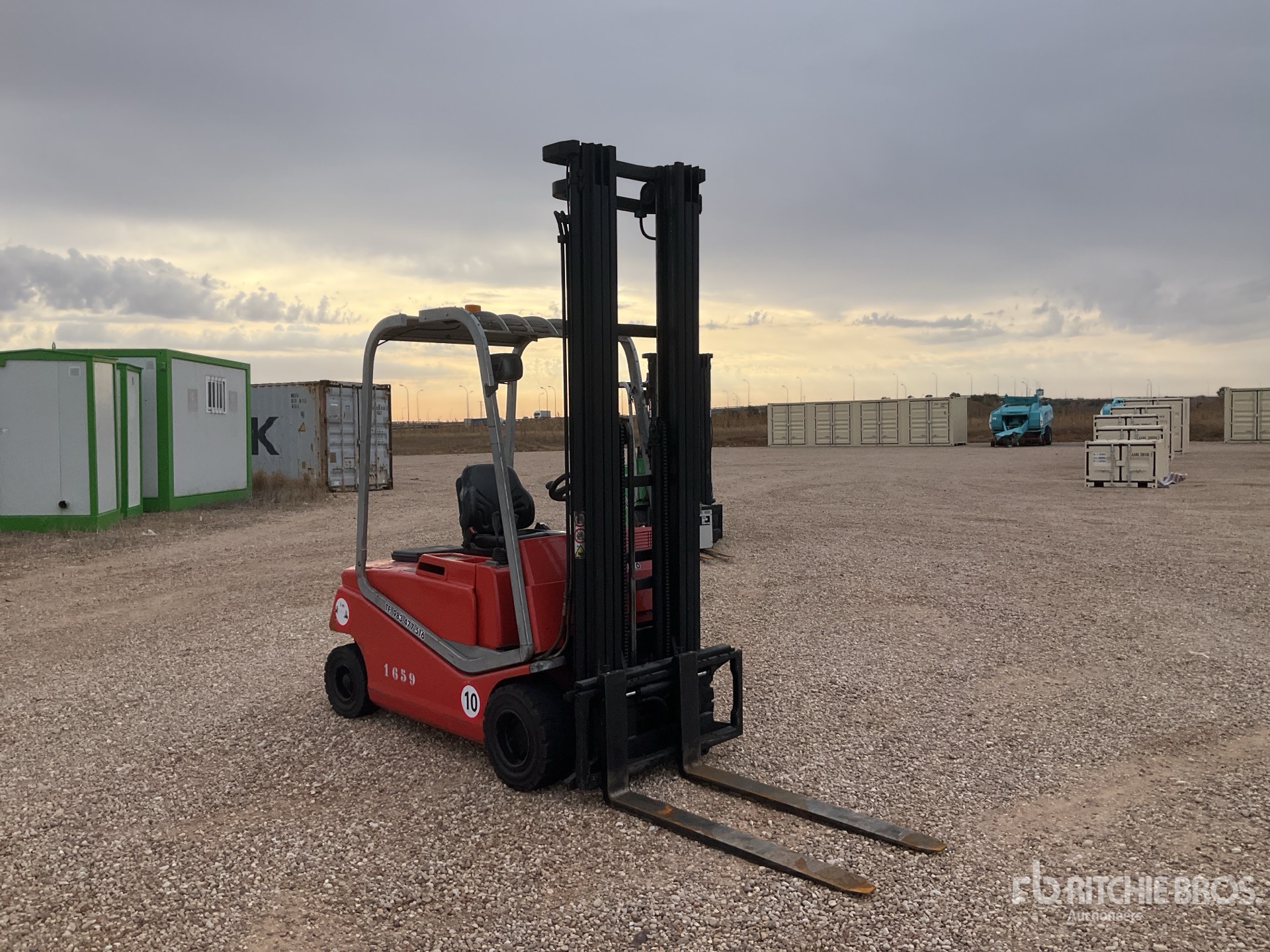 General Appearance with Picture, Right Front Corner