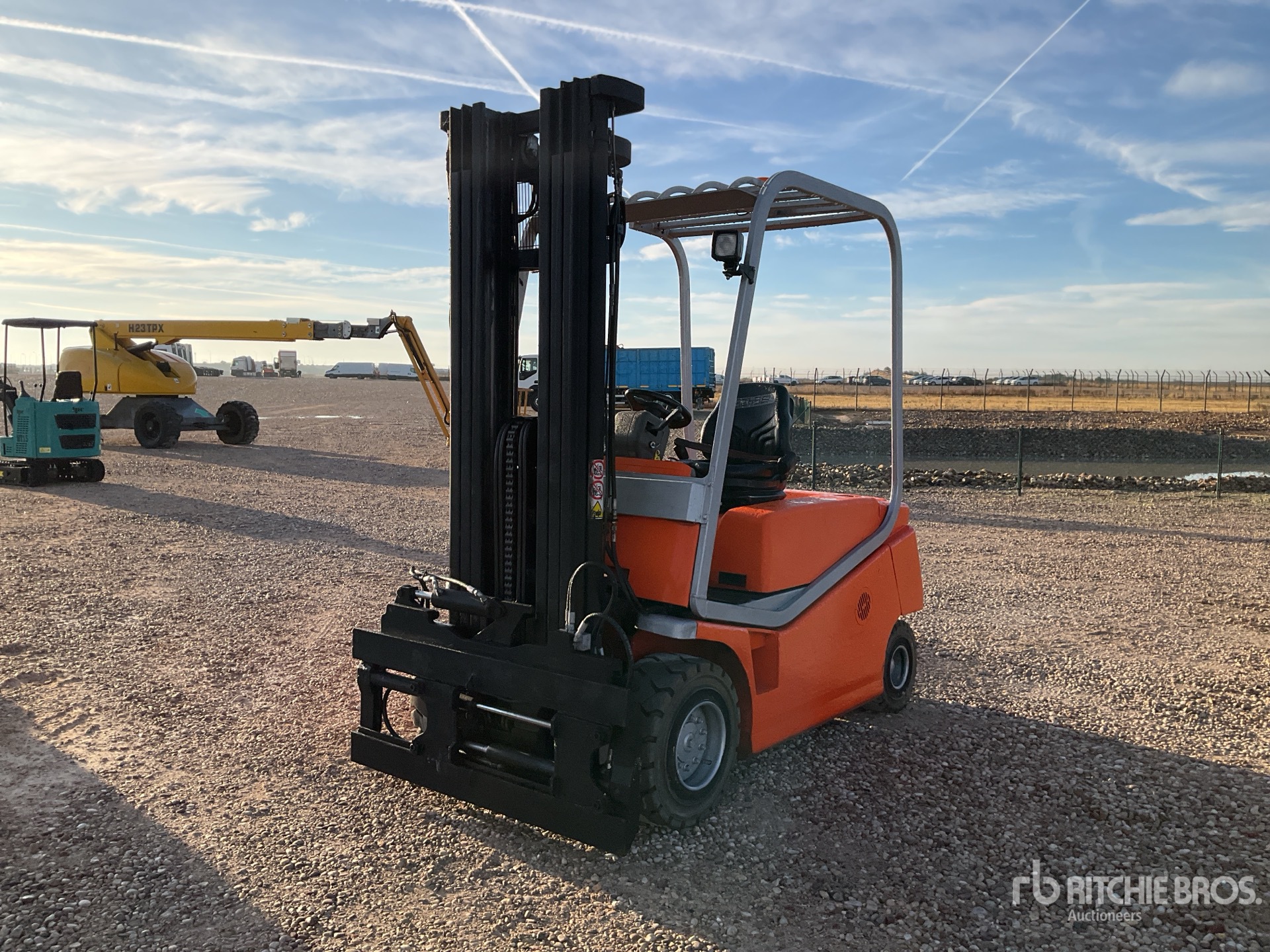 General Appearance with Picture, Left Front Corner