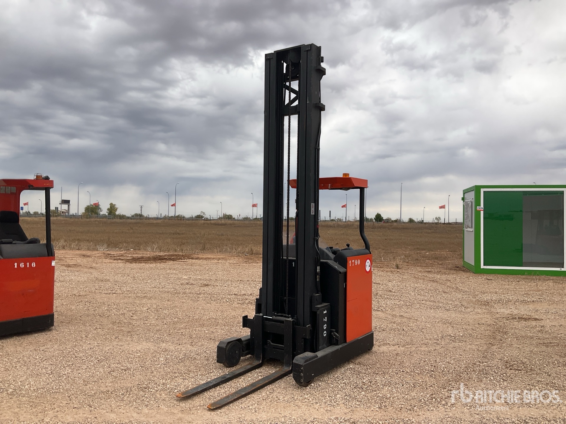 General Appearance with Picture, Left Front Corner