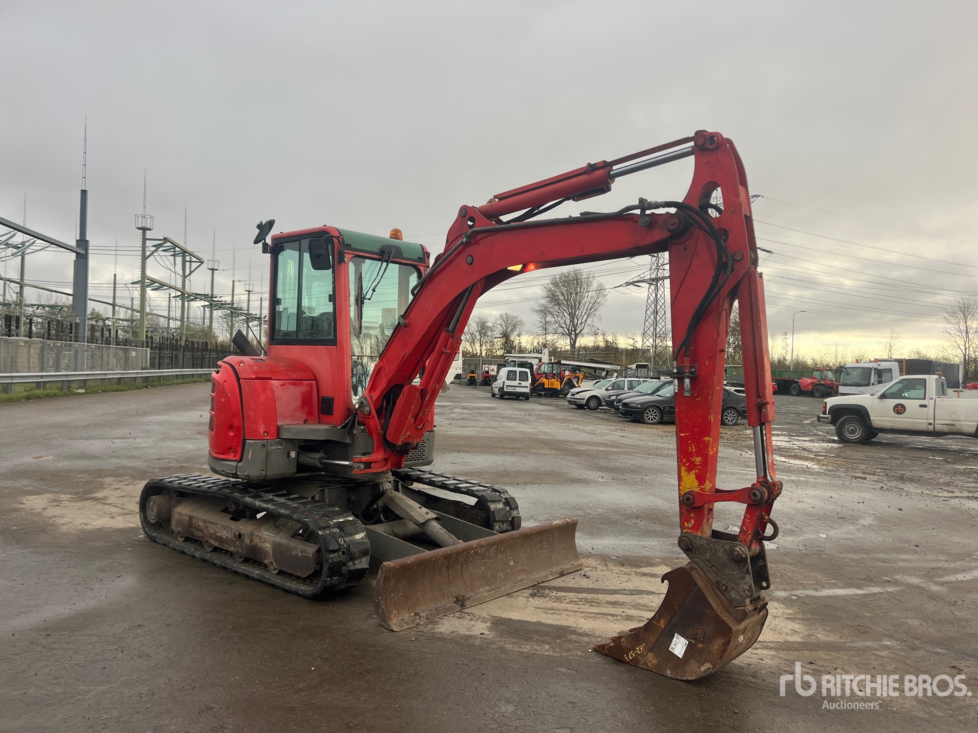 General Appearance with Picture, Right Front Corner