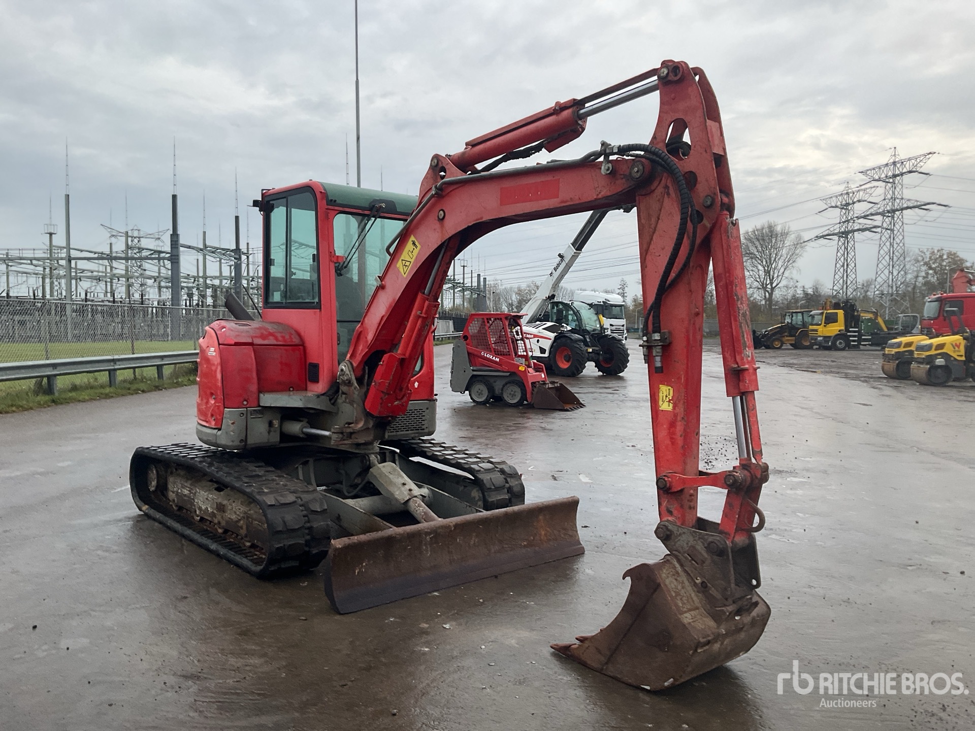 General Appearance with Picture, Right Front Corner