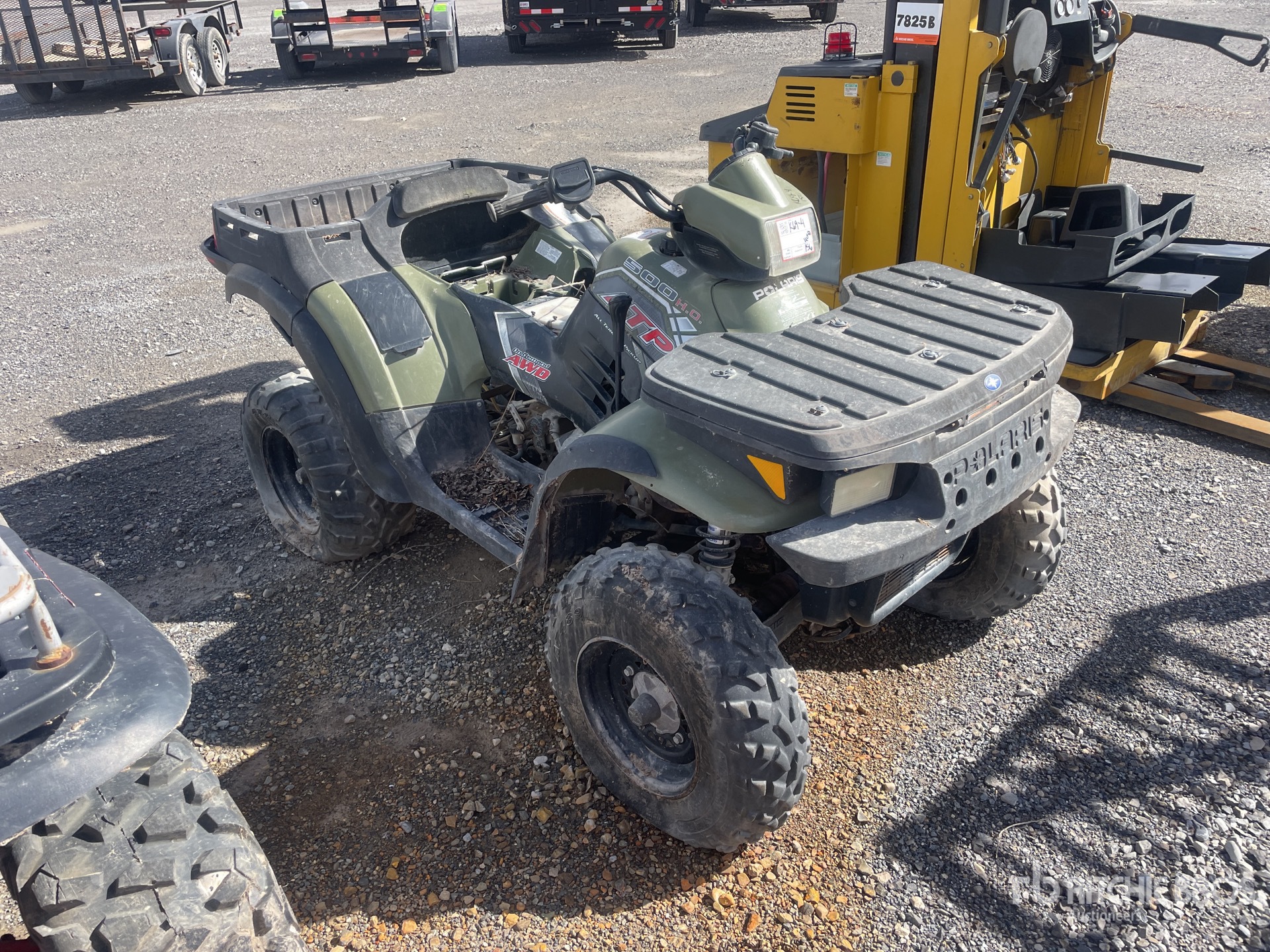 General Appearance with Picture, Right Front Corner