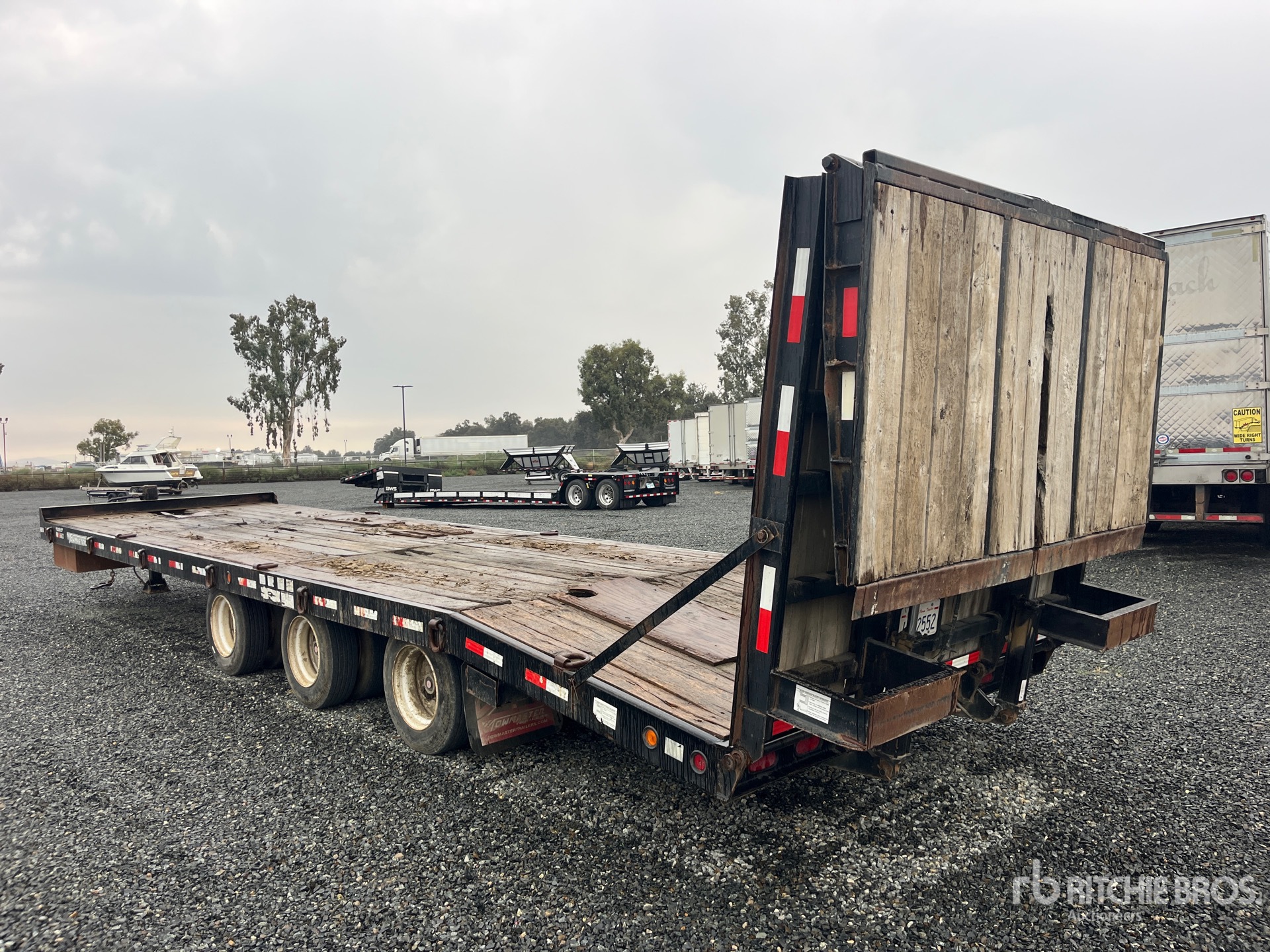 General Appearance with Bild, Ecke hinten links