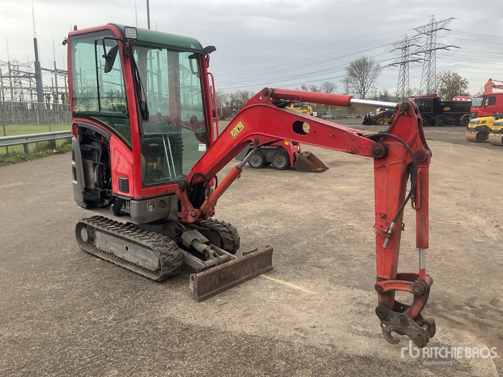 General Appearance with Picture, Right Front Corner