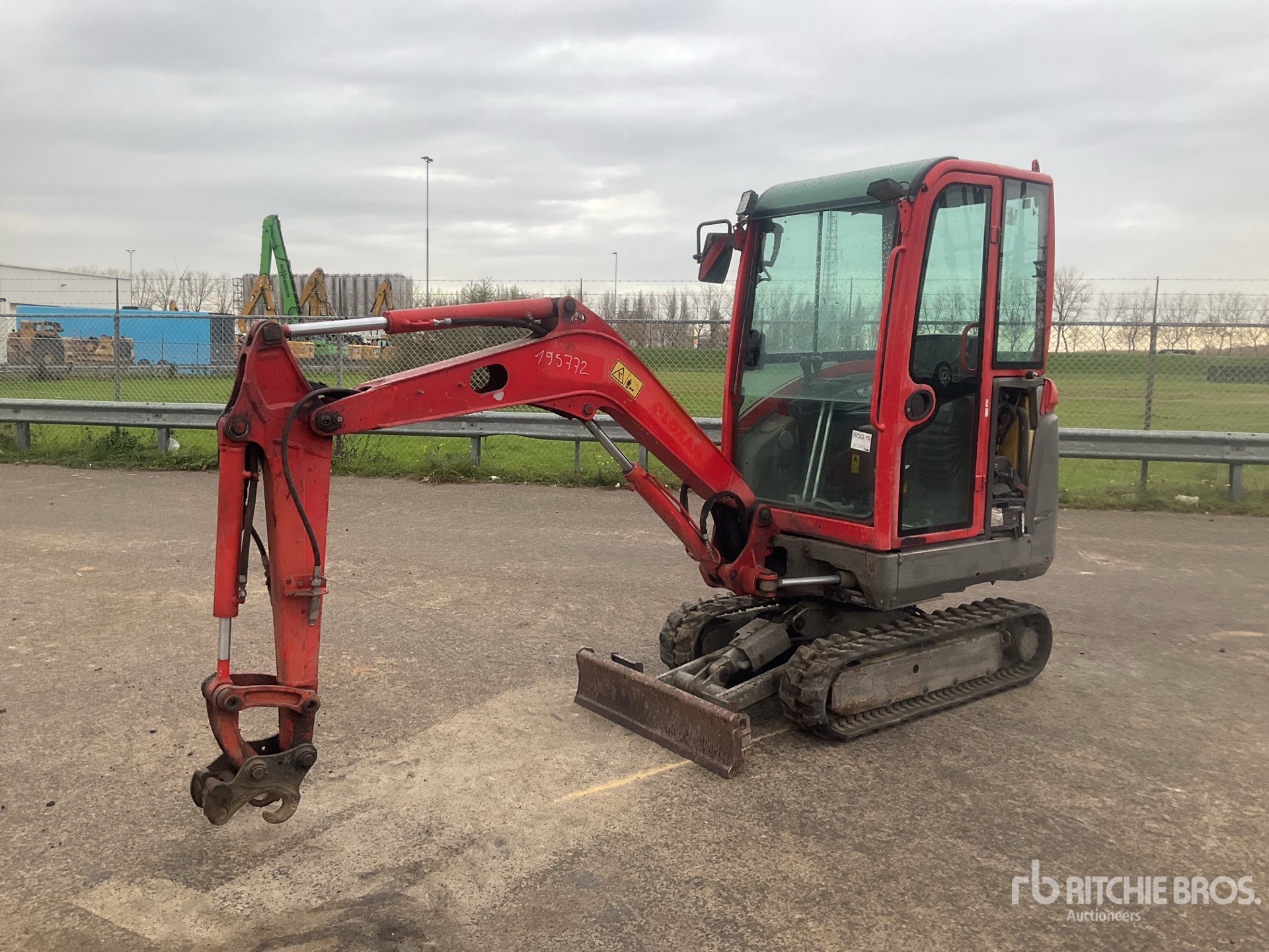 General Appearance with Picture, Left Front Corner